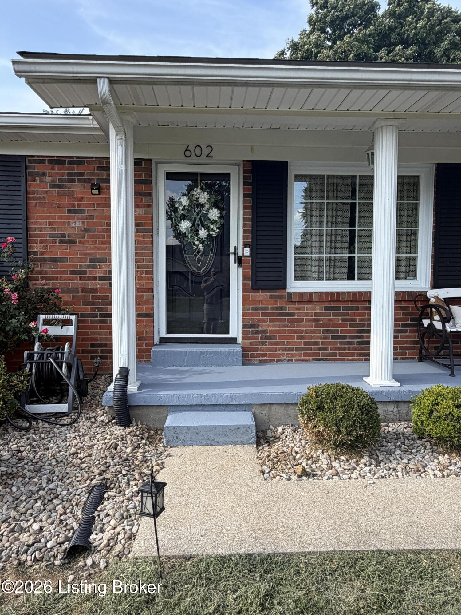 602 Nally Ct Property Photo 3