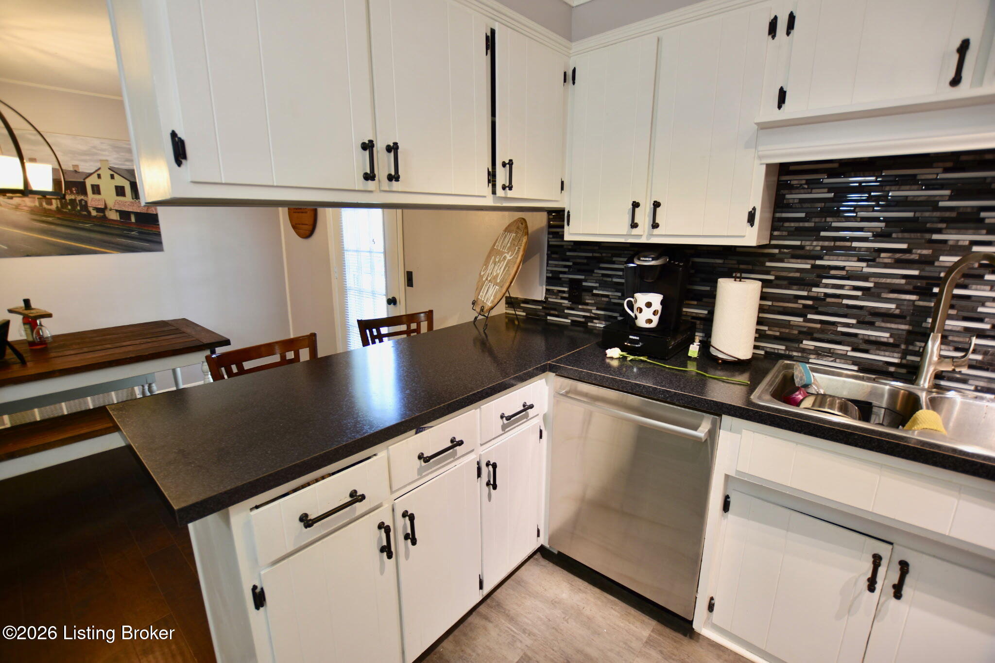 602 Nally Ct Property Photo 5