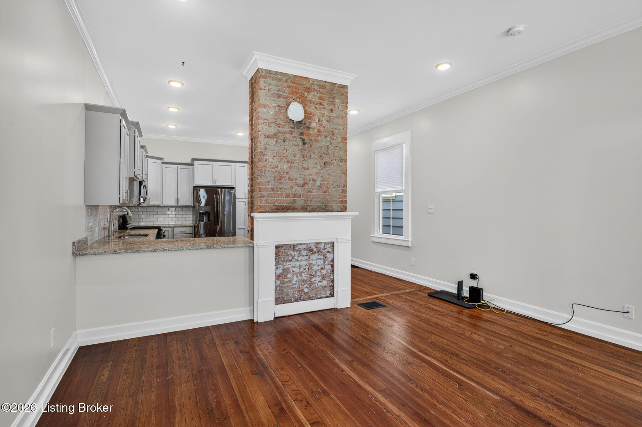 1122 E Burnett Ave Property Photo 5