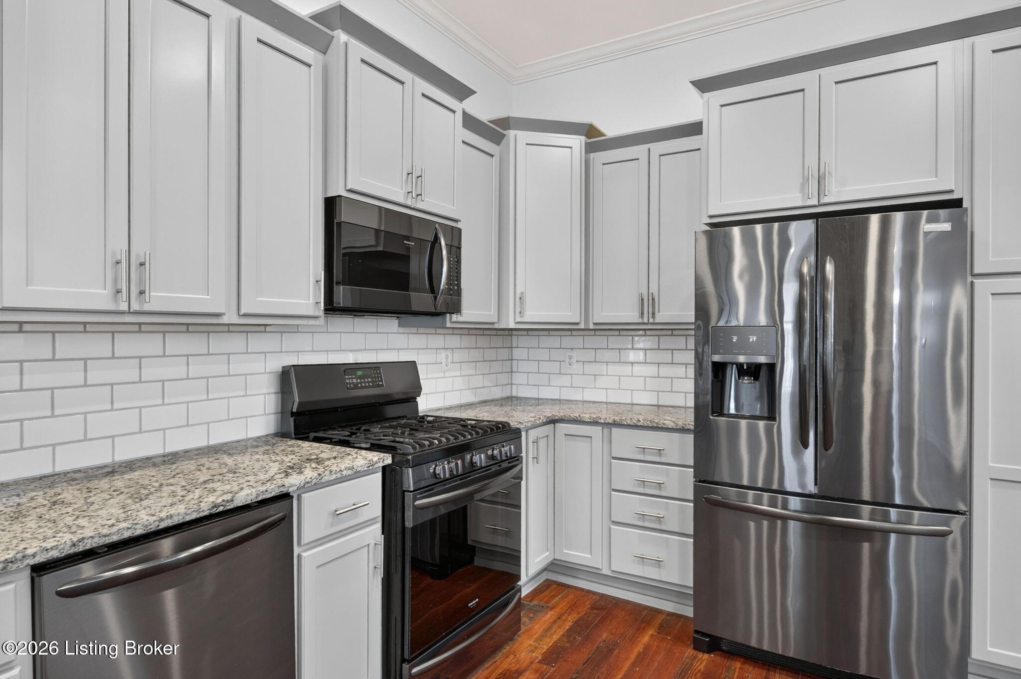 1122 E Burnett Ave Property Photo 12