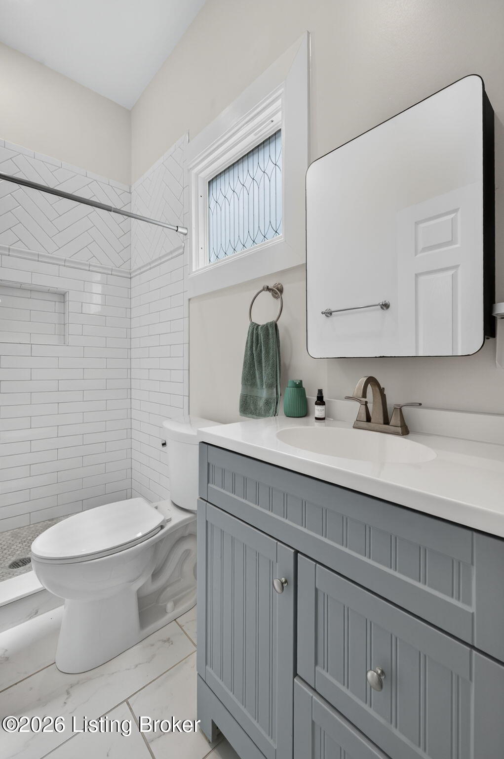 1122 E Burnett Ave Property Photo 21