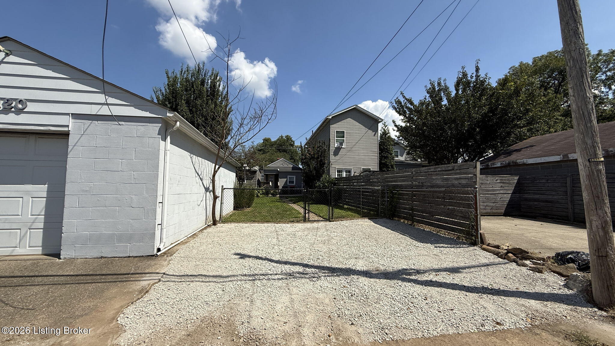 1122 E Burnett Ave Property Photo 28