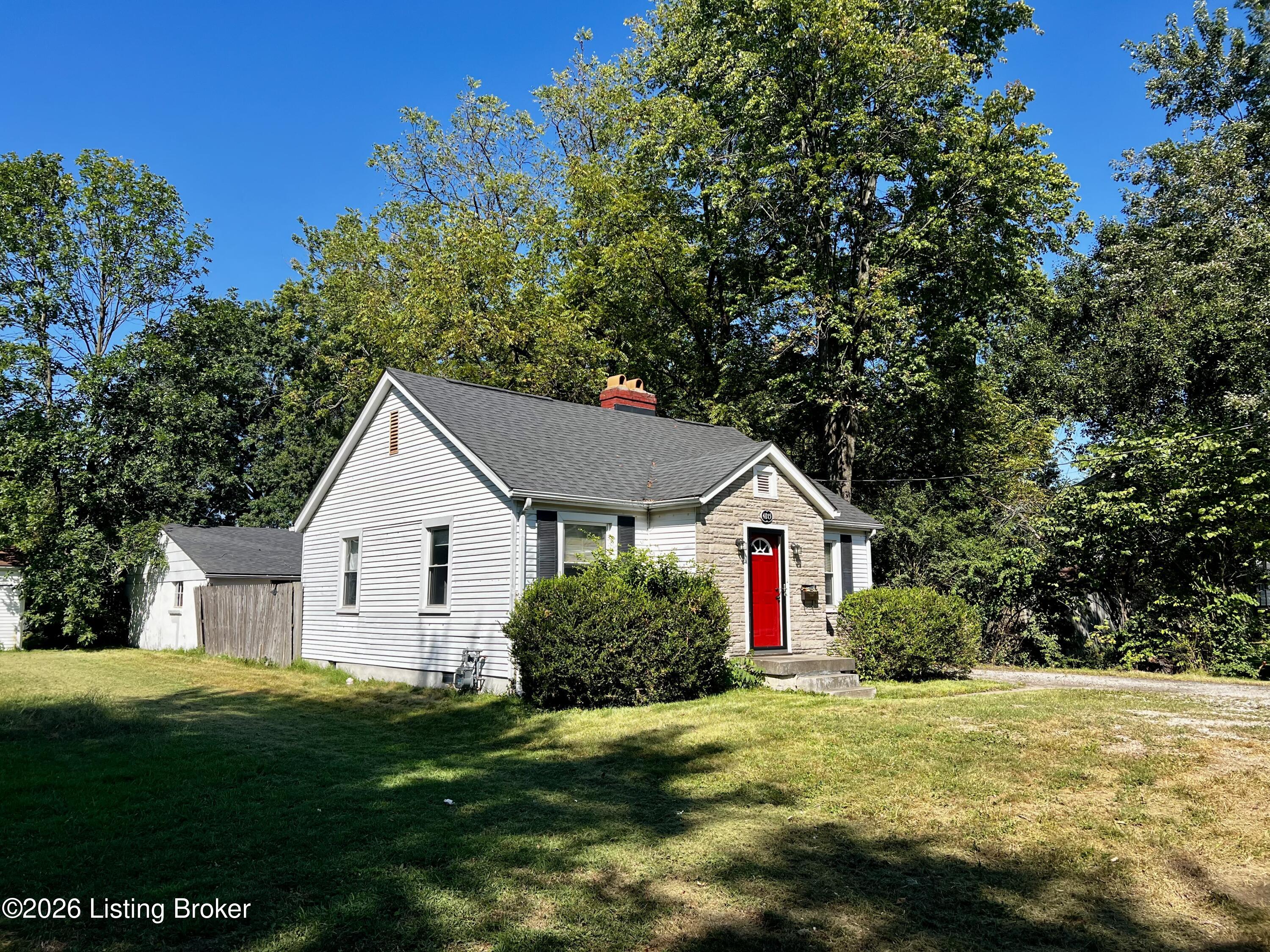 4815 Greenwood Rd Property Photo 3