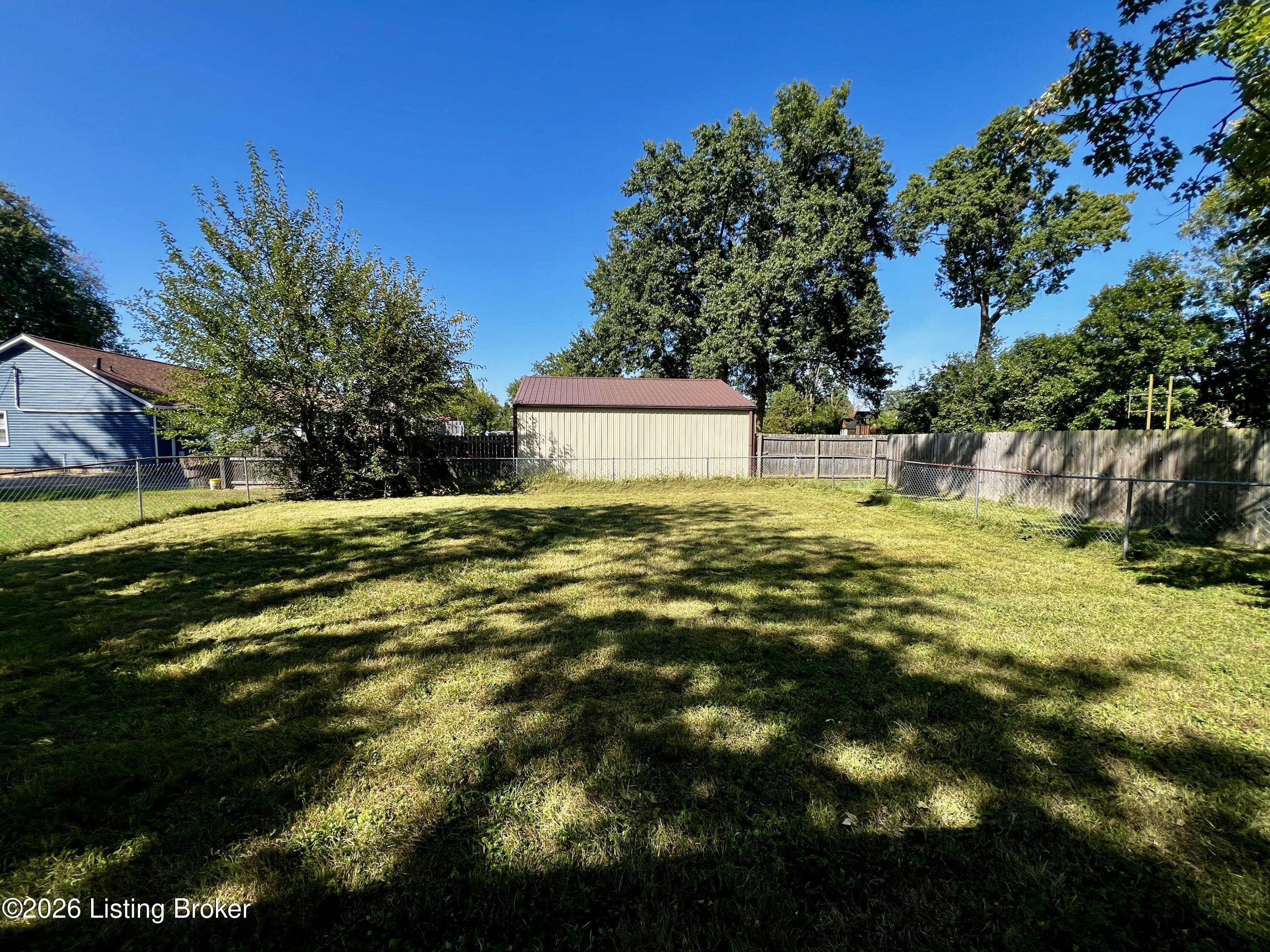 4815 Greenwood Rd Property Photo 7