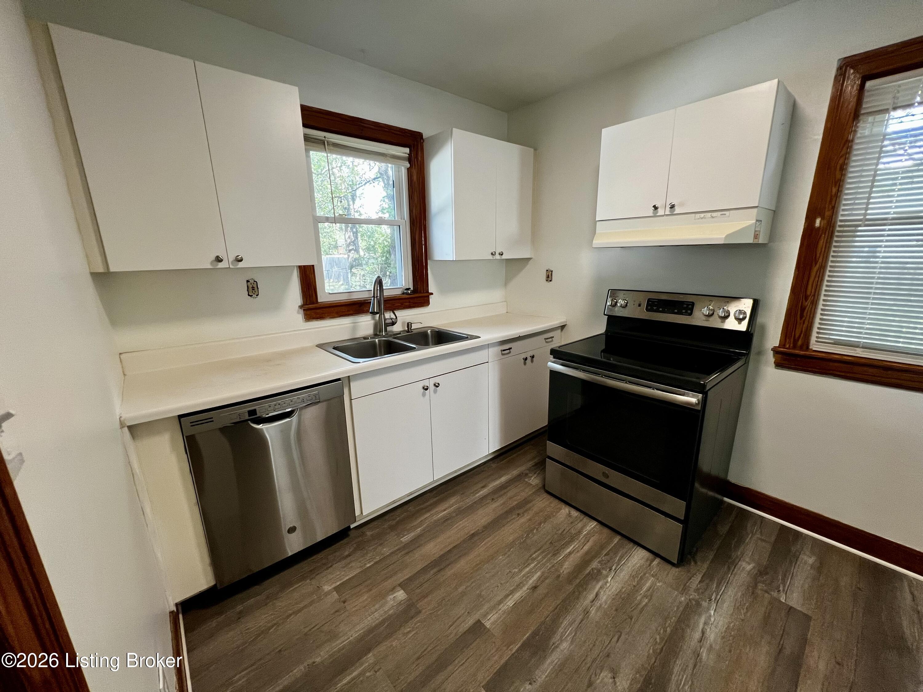4815 Greenwood Rd Property Photo 11