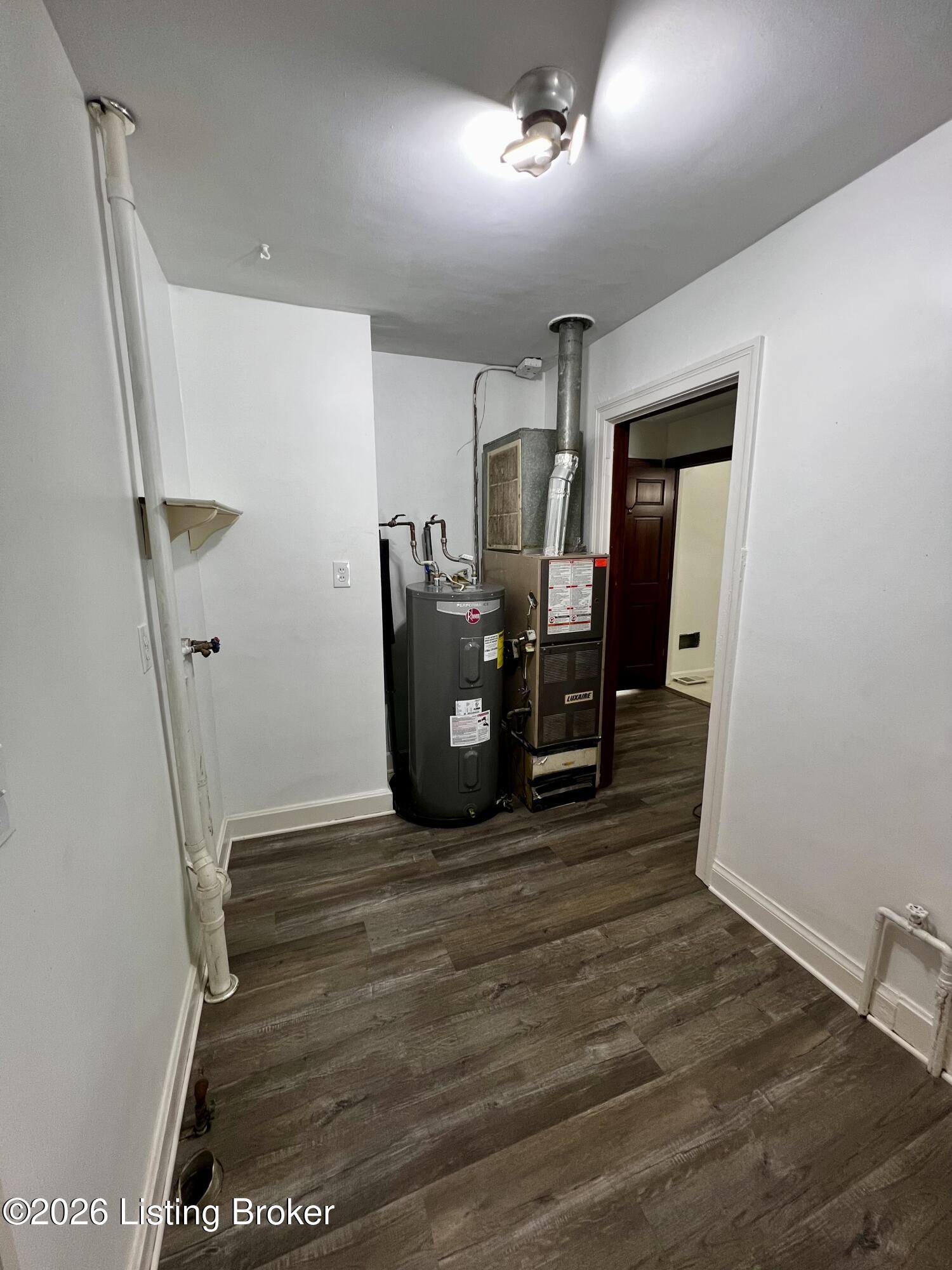 4815 Greenwood Rd Property Photo 18