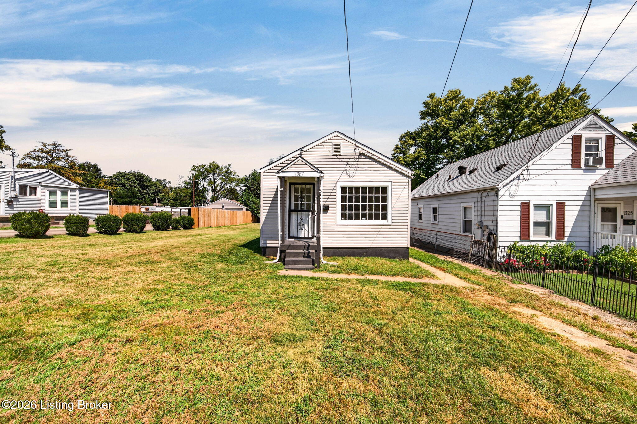 1327 Shingo Ave Property Photo 2