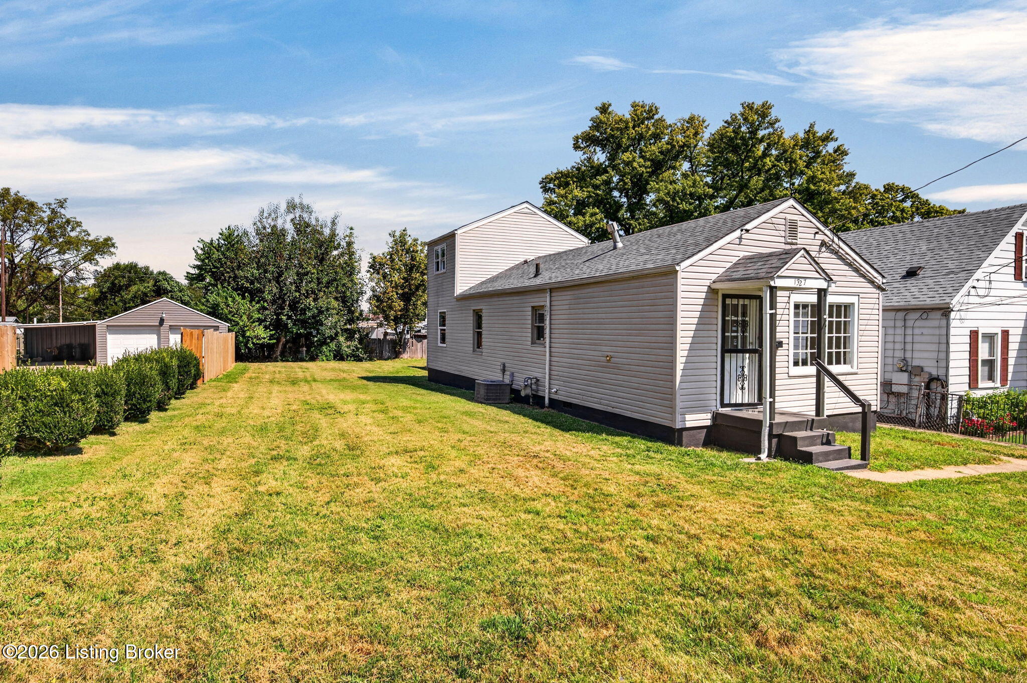 1327 Shingo Ave Property Photo 3