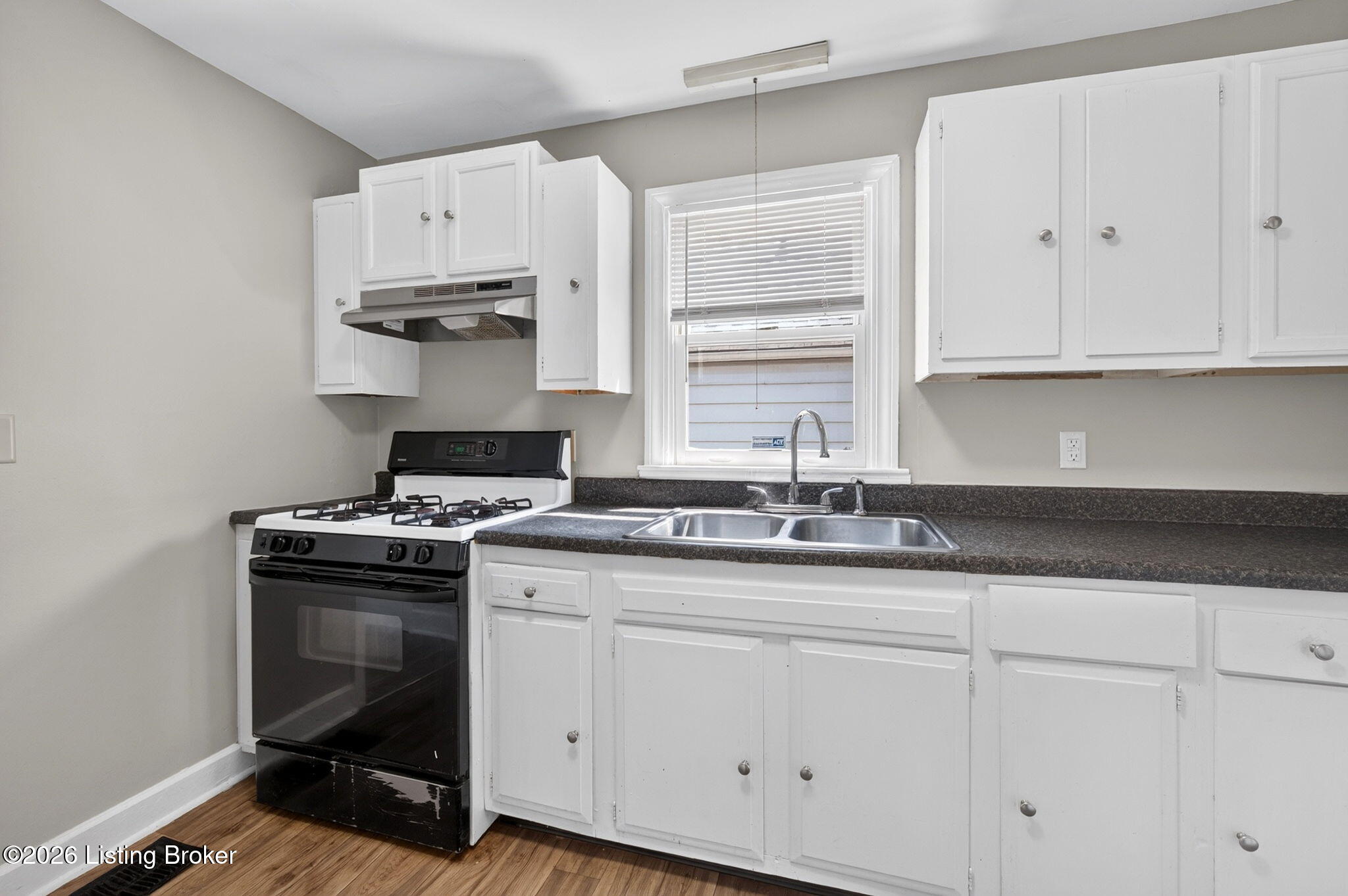 1327 Shingo Ave Property Photo 12