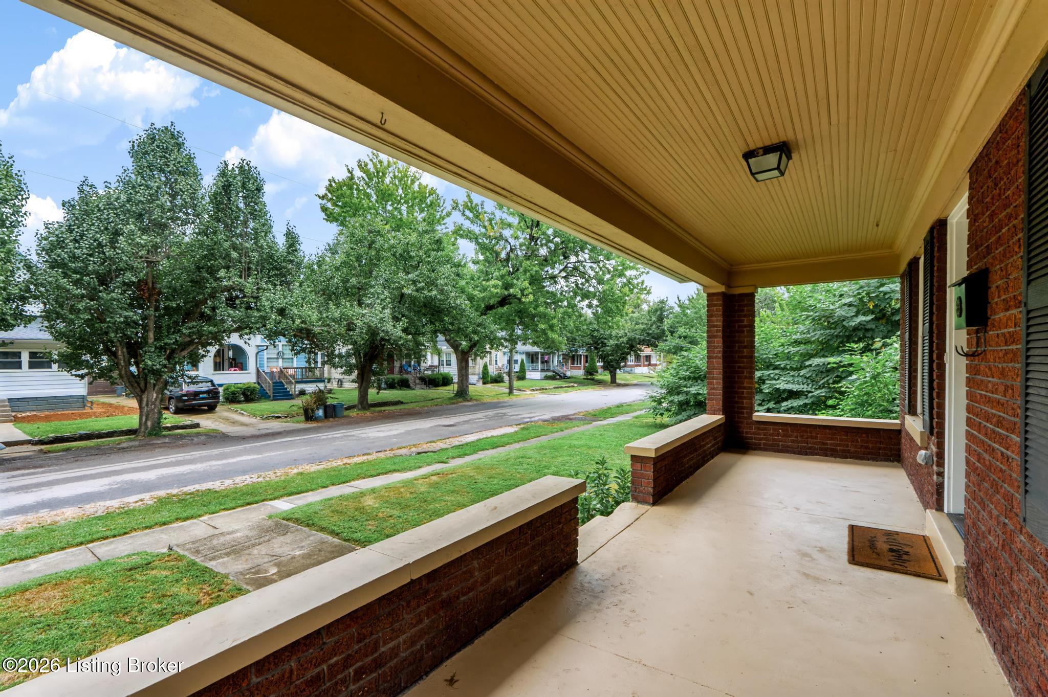 210 Cornell Pl Property Photo 4