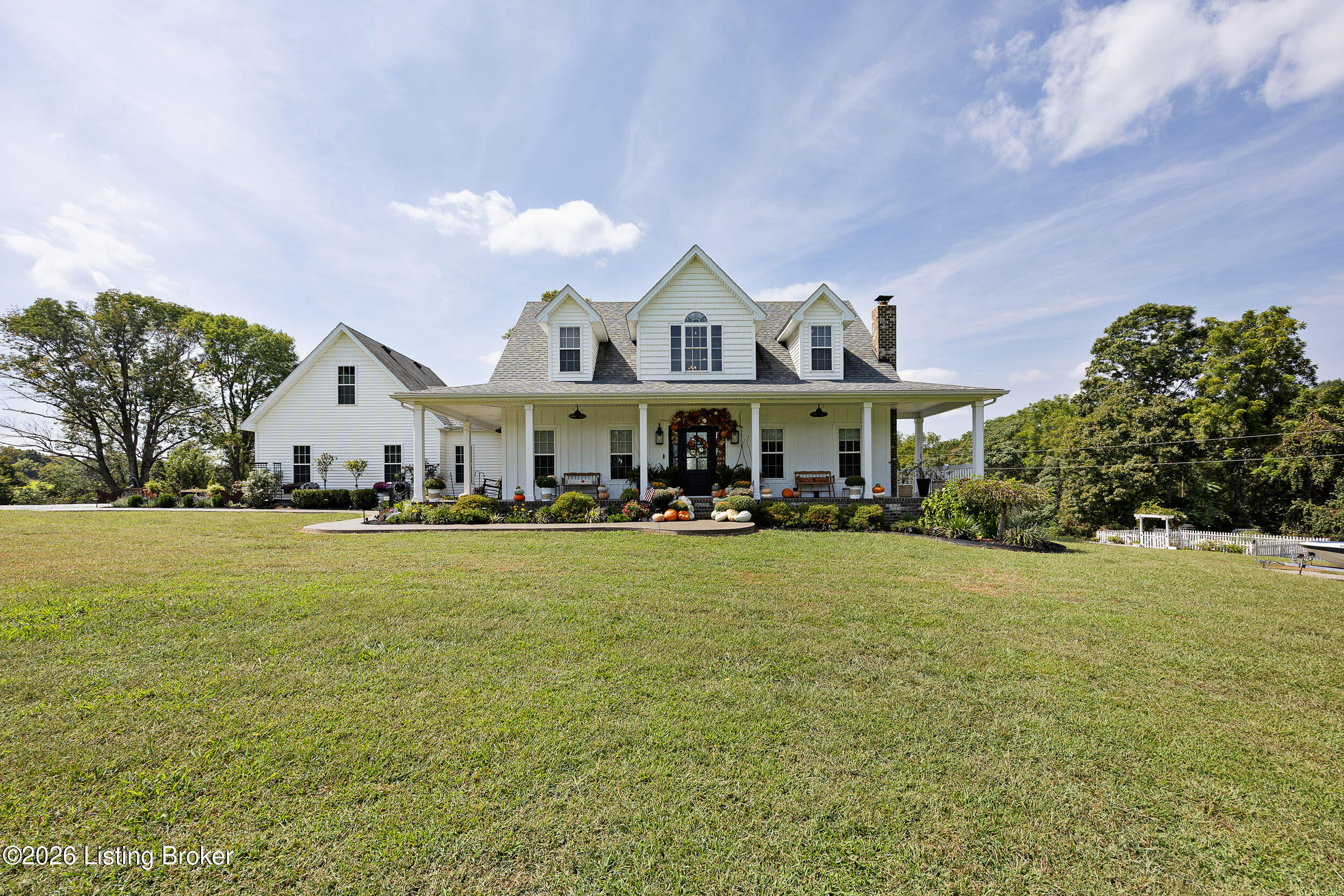 100 Bryant Ln Property Photo 1