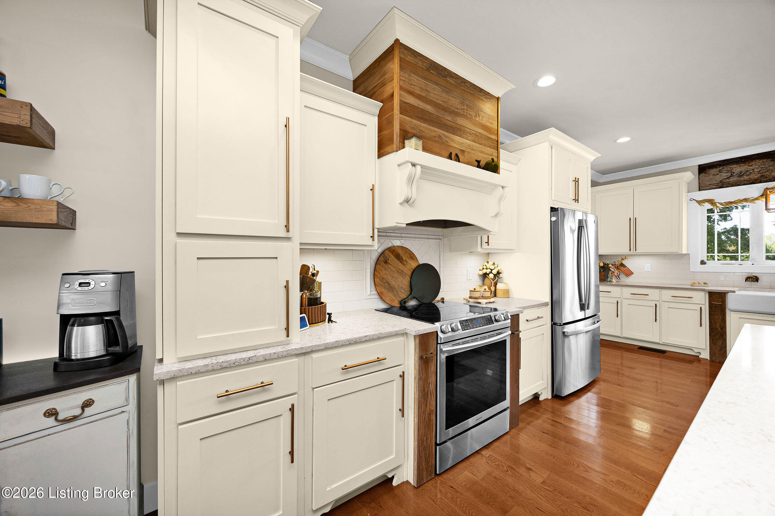 100 Bryant Ln Property Photo 13