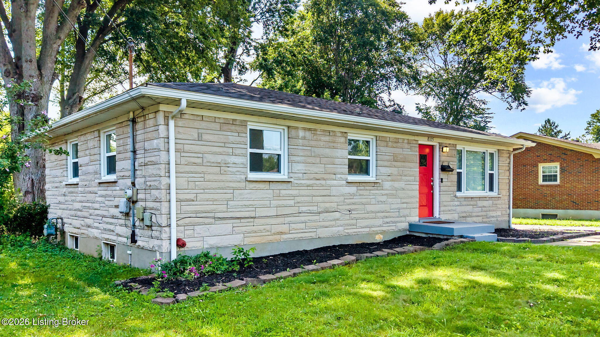 8105 Devonshire Dr Property Photo 3