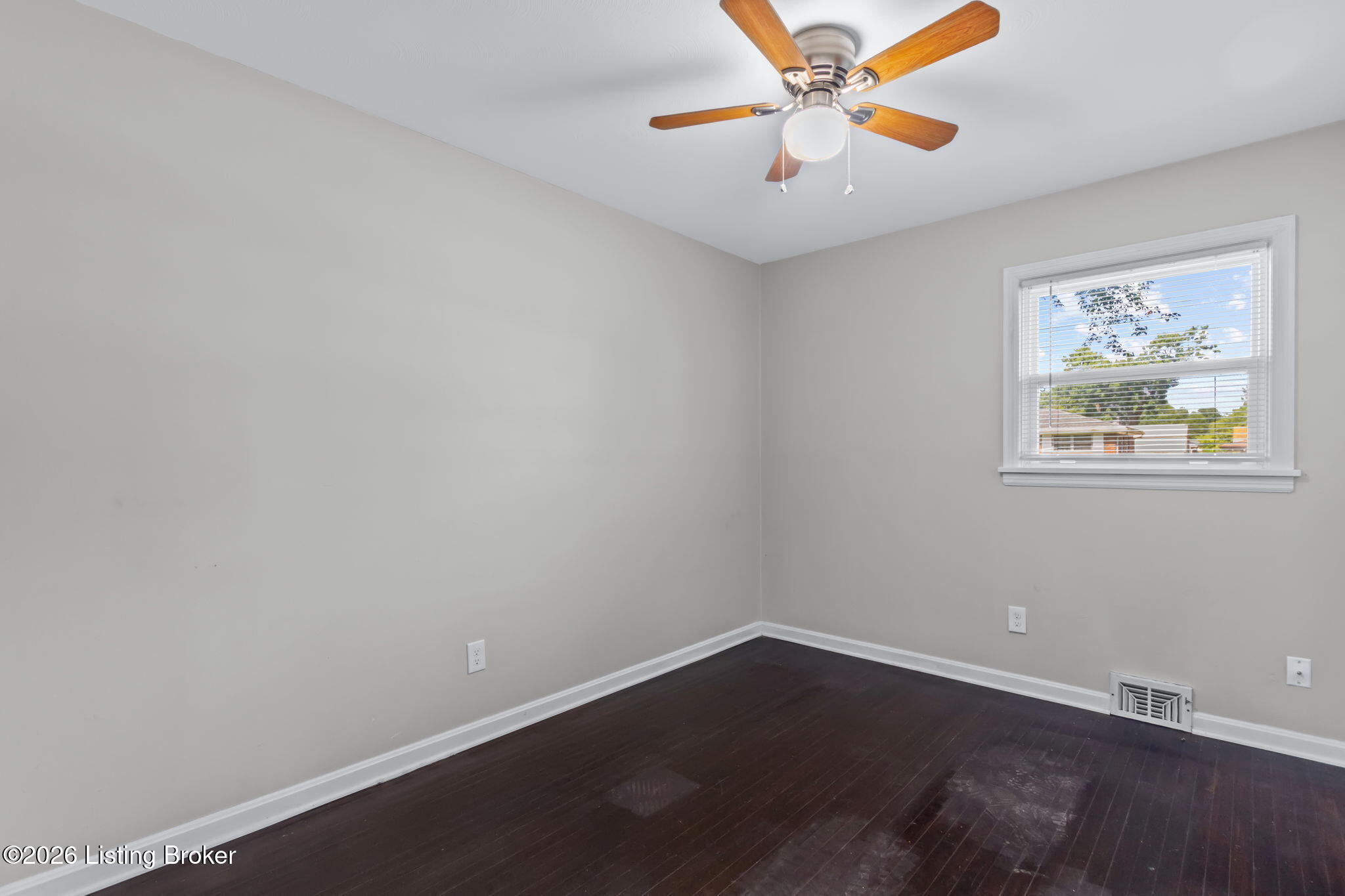 8105 Devonshire Dr Property Photo 10