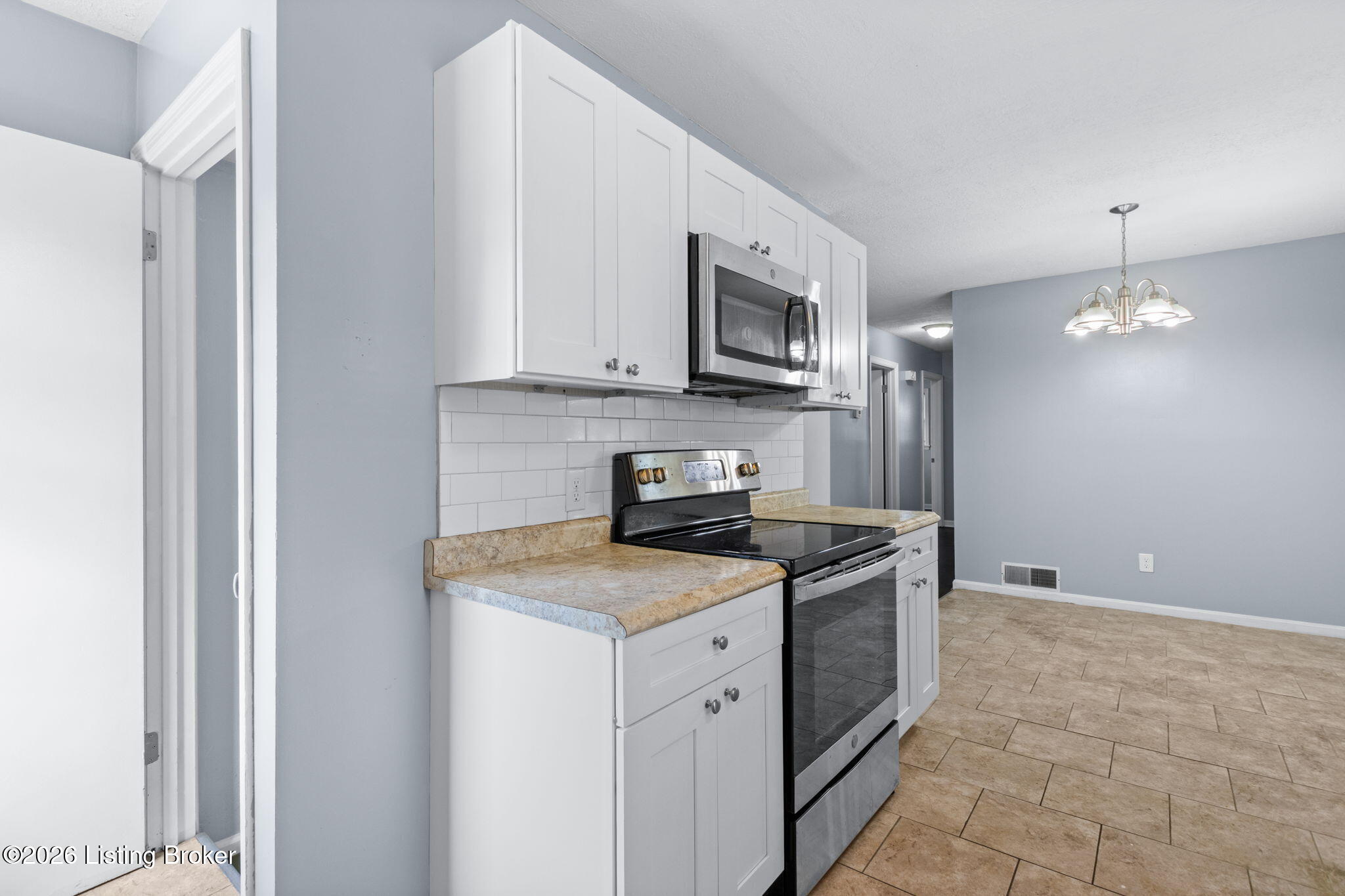 8105 Devonshire Dr Property Photo 24