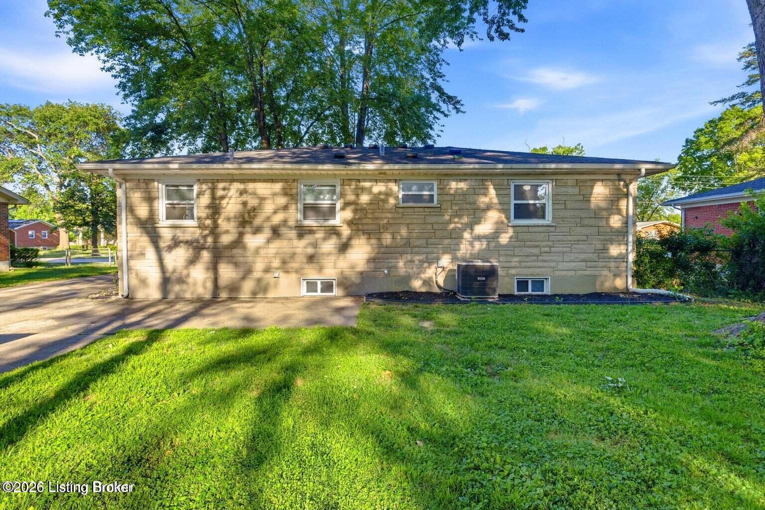 8105 Devonshire Dr Property Photo 34