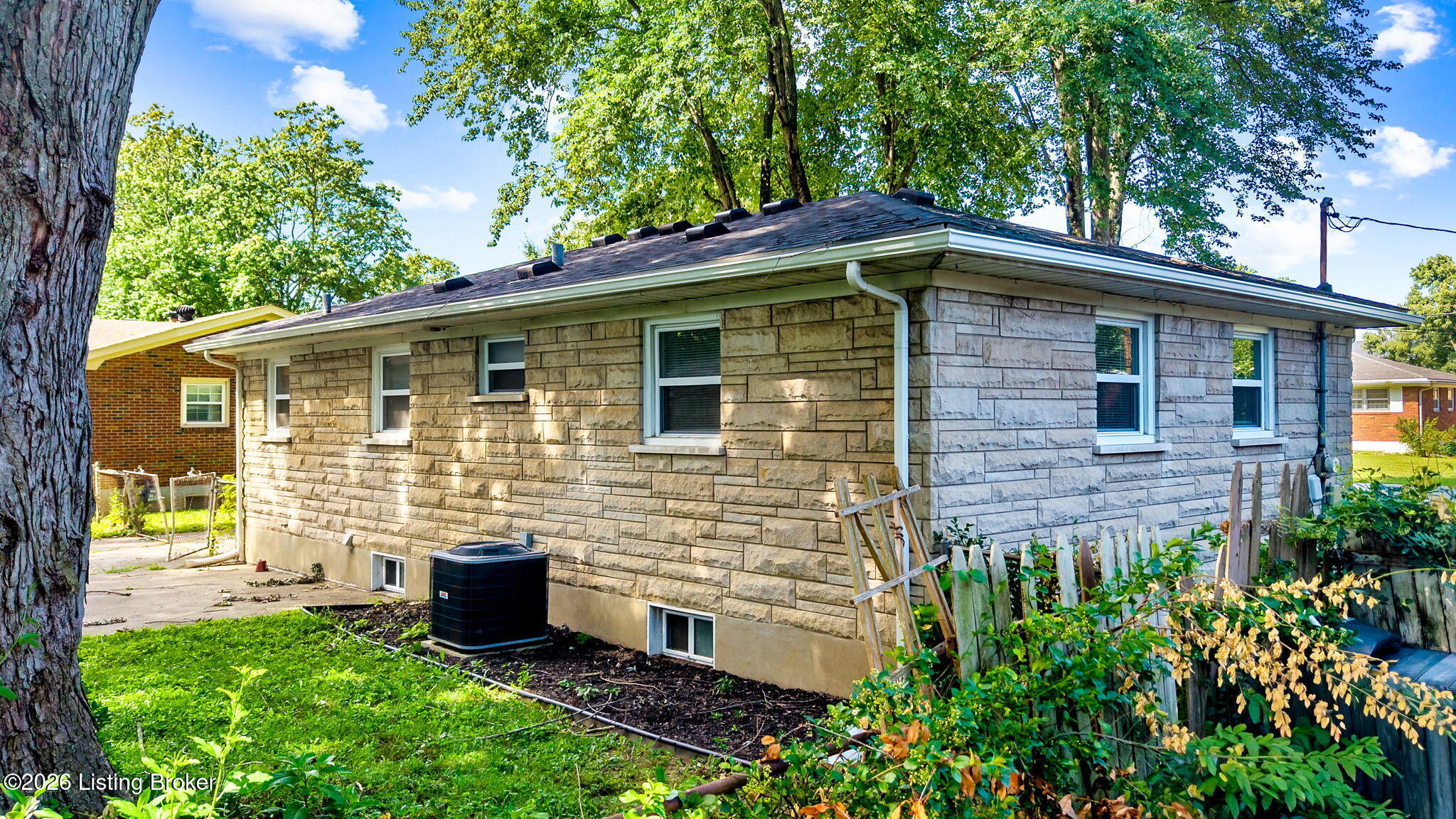 8105 Devonshire Dr Property Photo 37