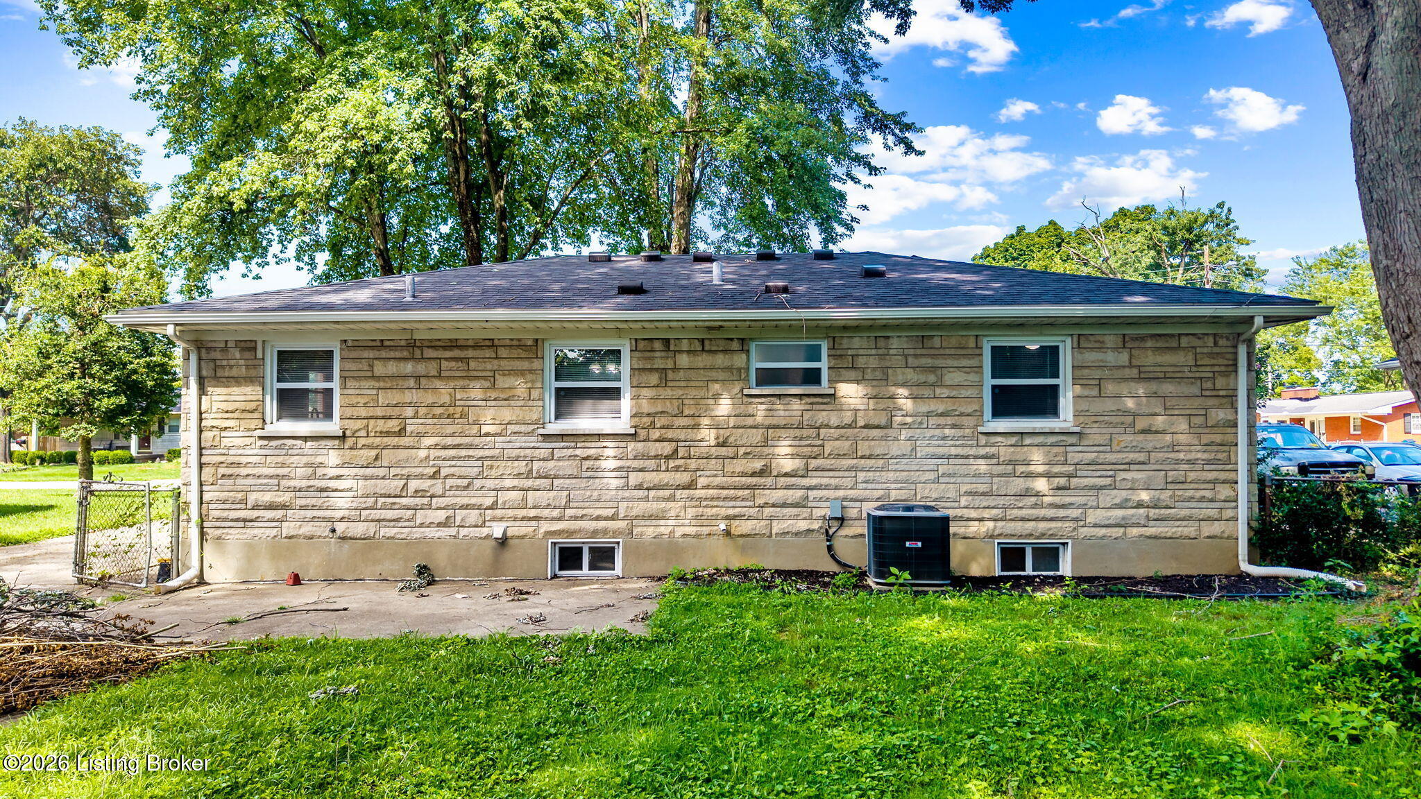 8105 Devonshire Dr Property Photo 38