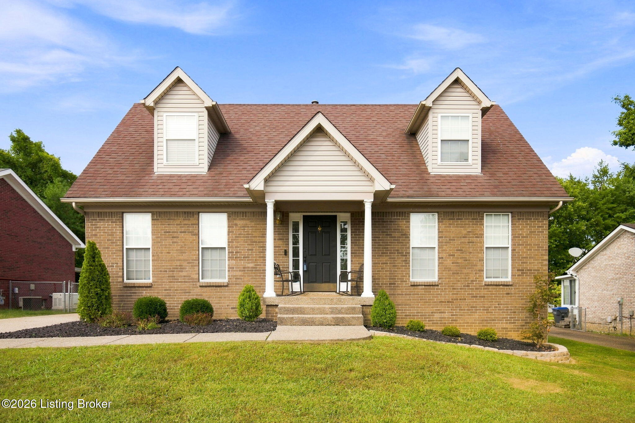 121 Holly Hills Dr Property Photo 1