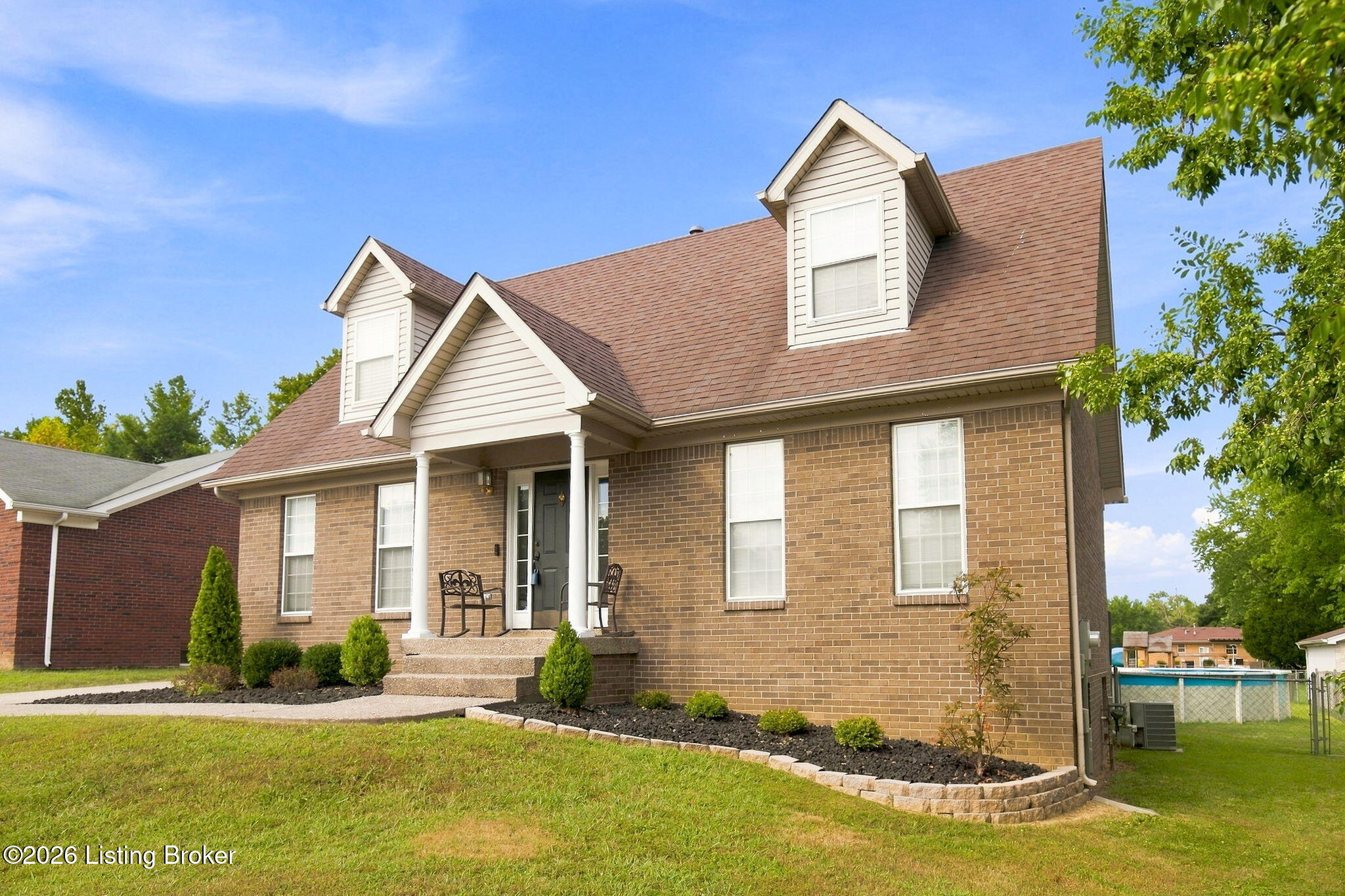 121 Holly Hills Dr Property Photo 2