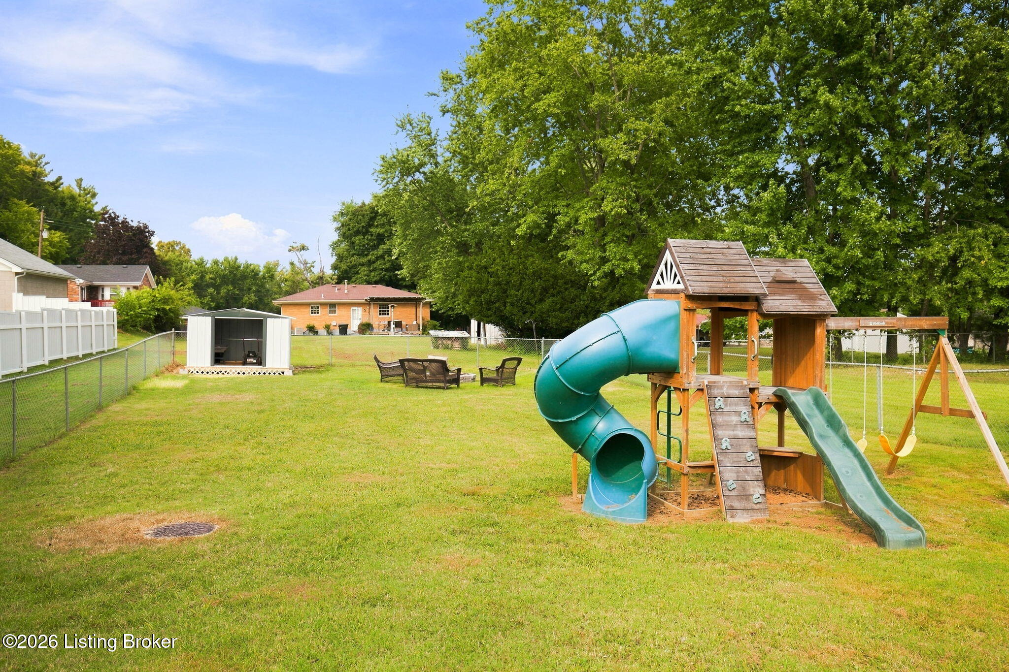 121 Holly Hills Dr Property Photo 17