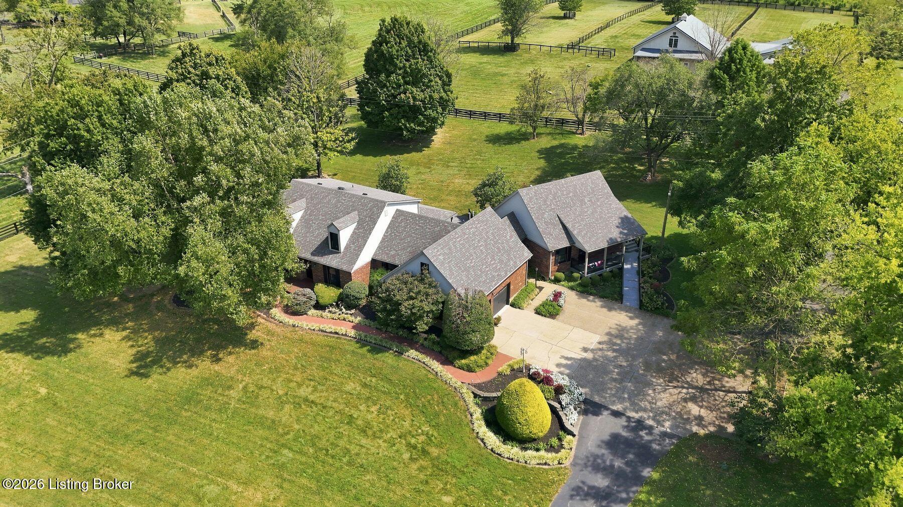 1799 Veechdale Rd Property Photo 1
