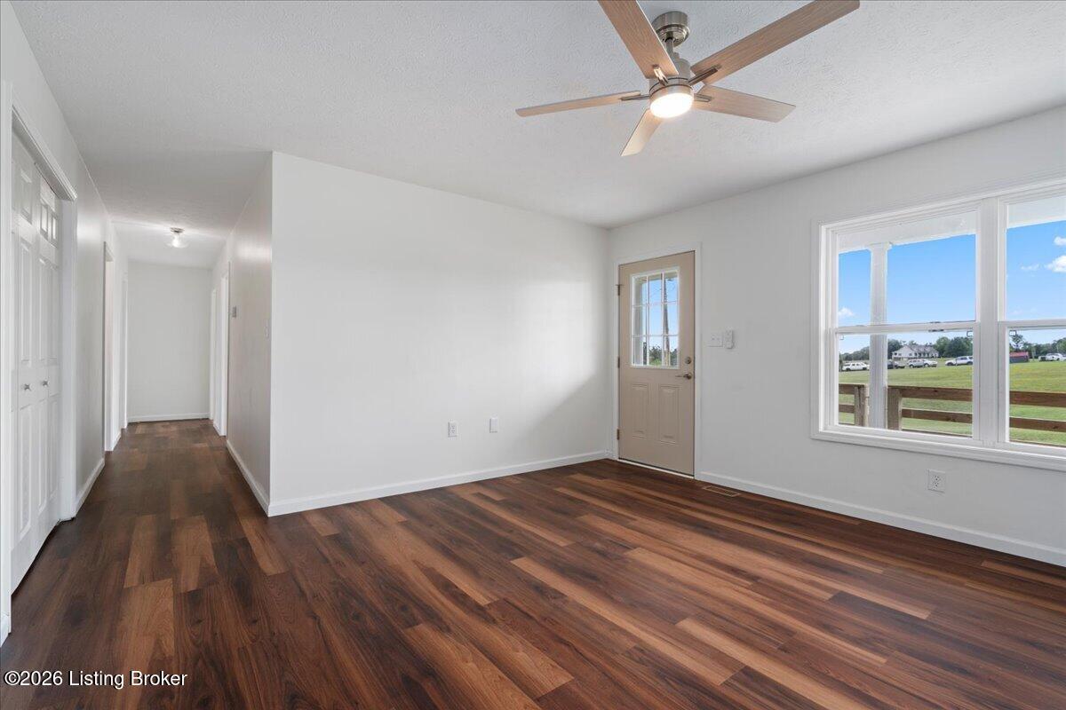 14 Frasure Ln Property Photo 10