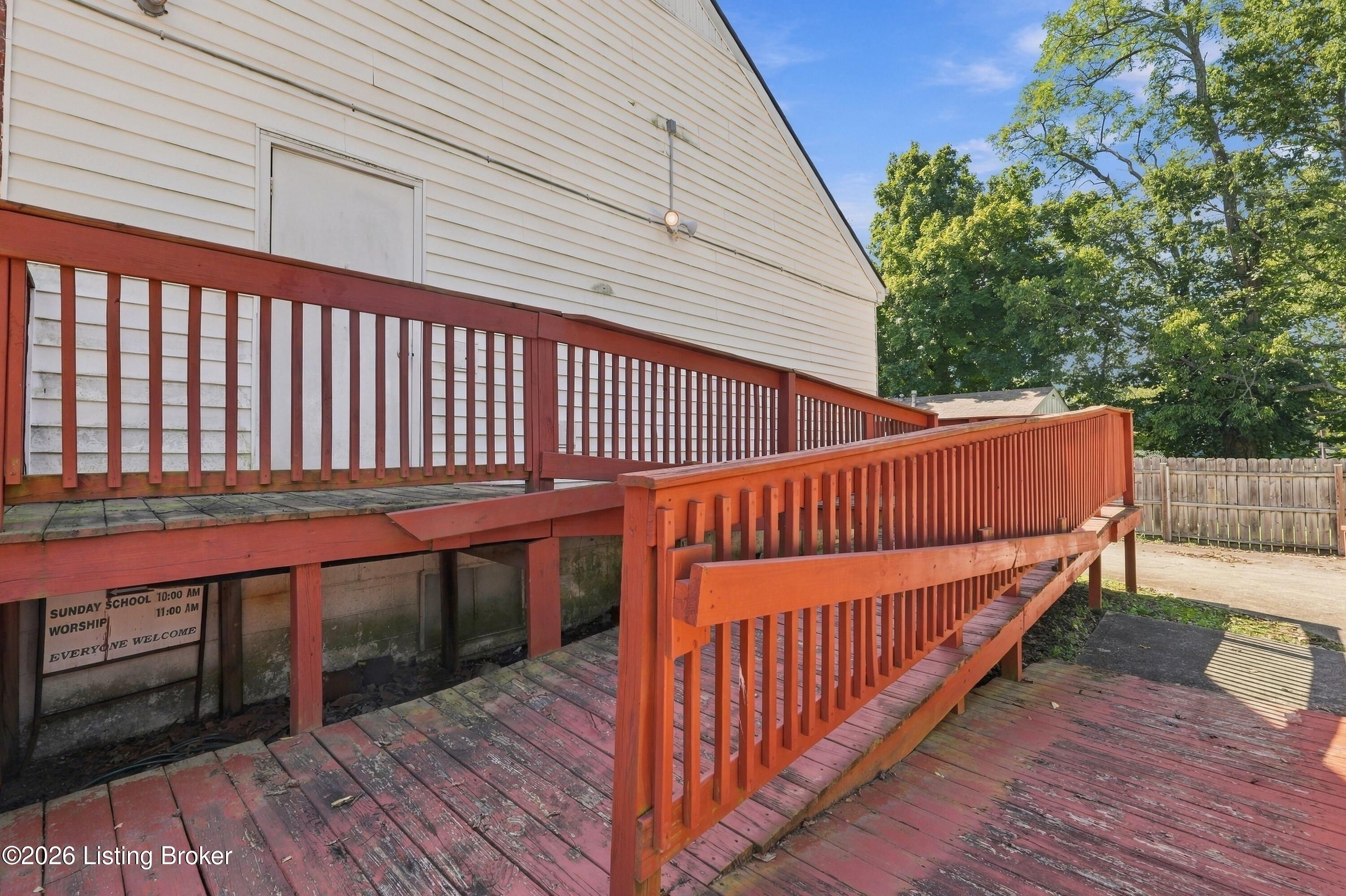 109 Berry Ave Property Photo 40