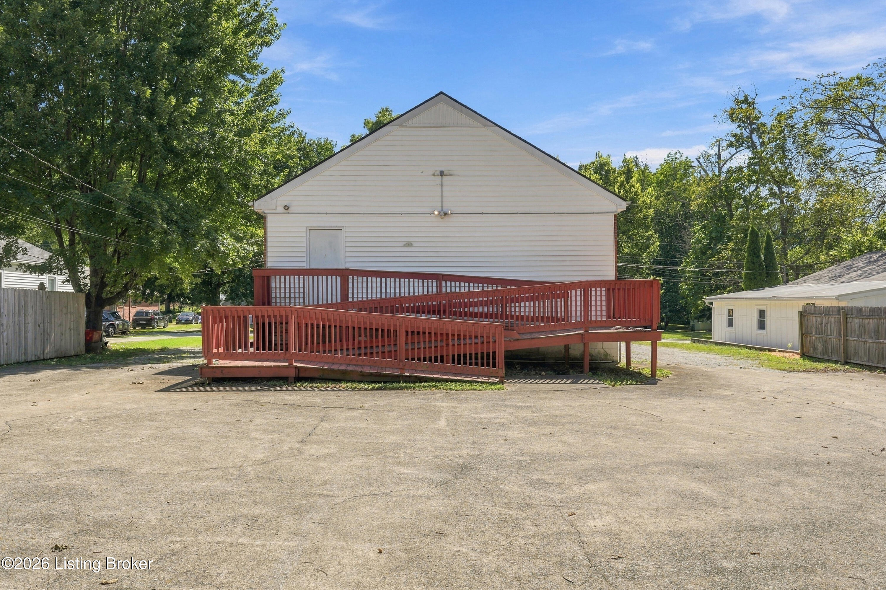 109 Berry Ave Property Photo 52