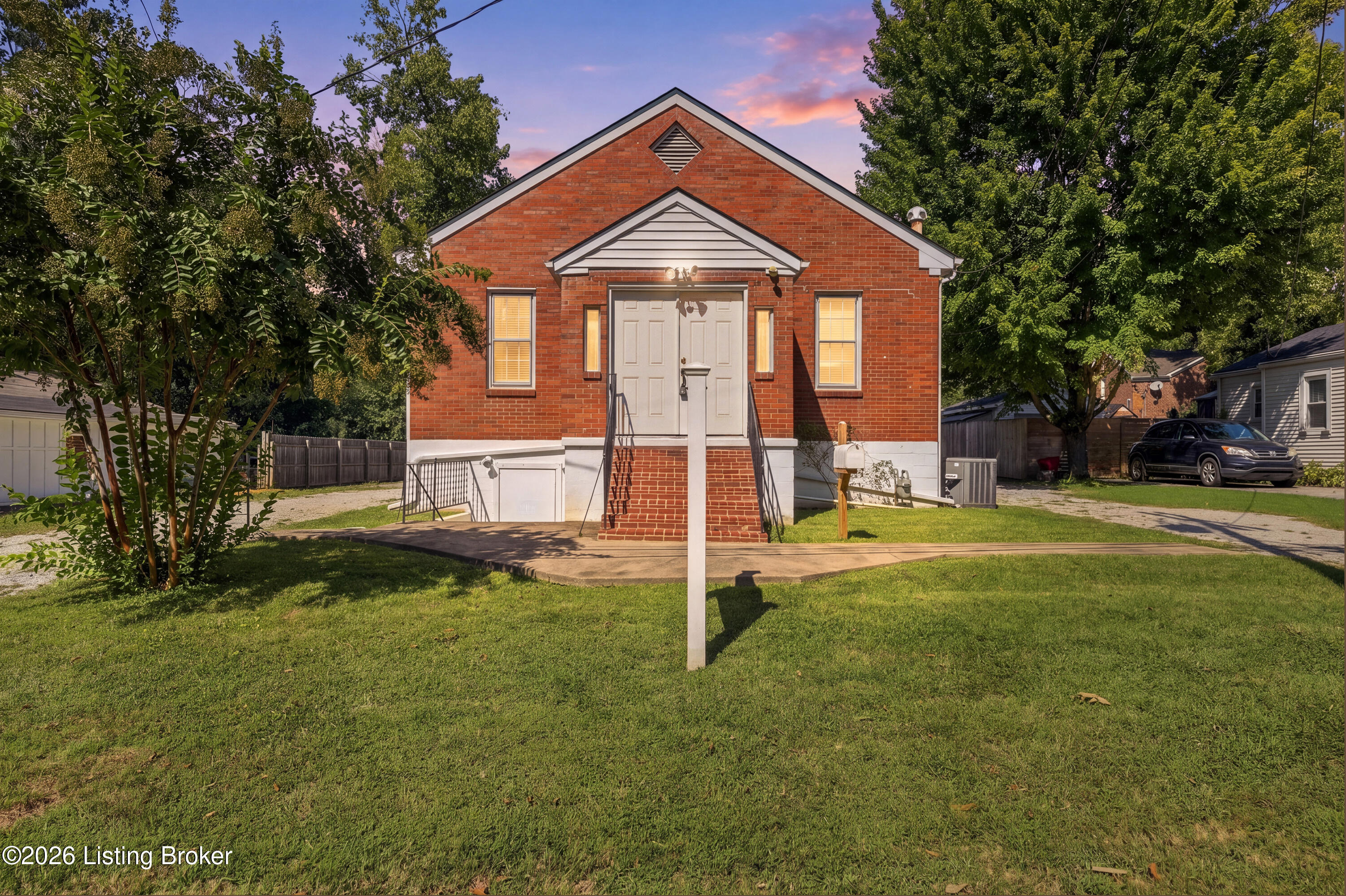 109 Berry Ave Property Photo 1