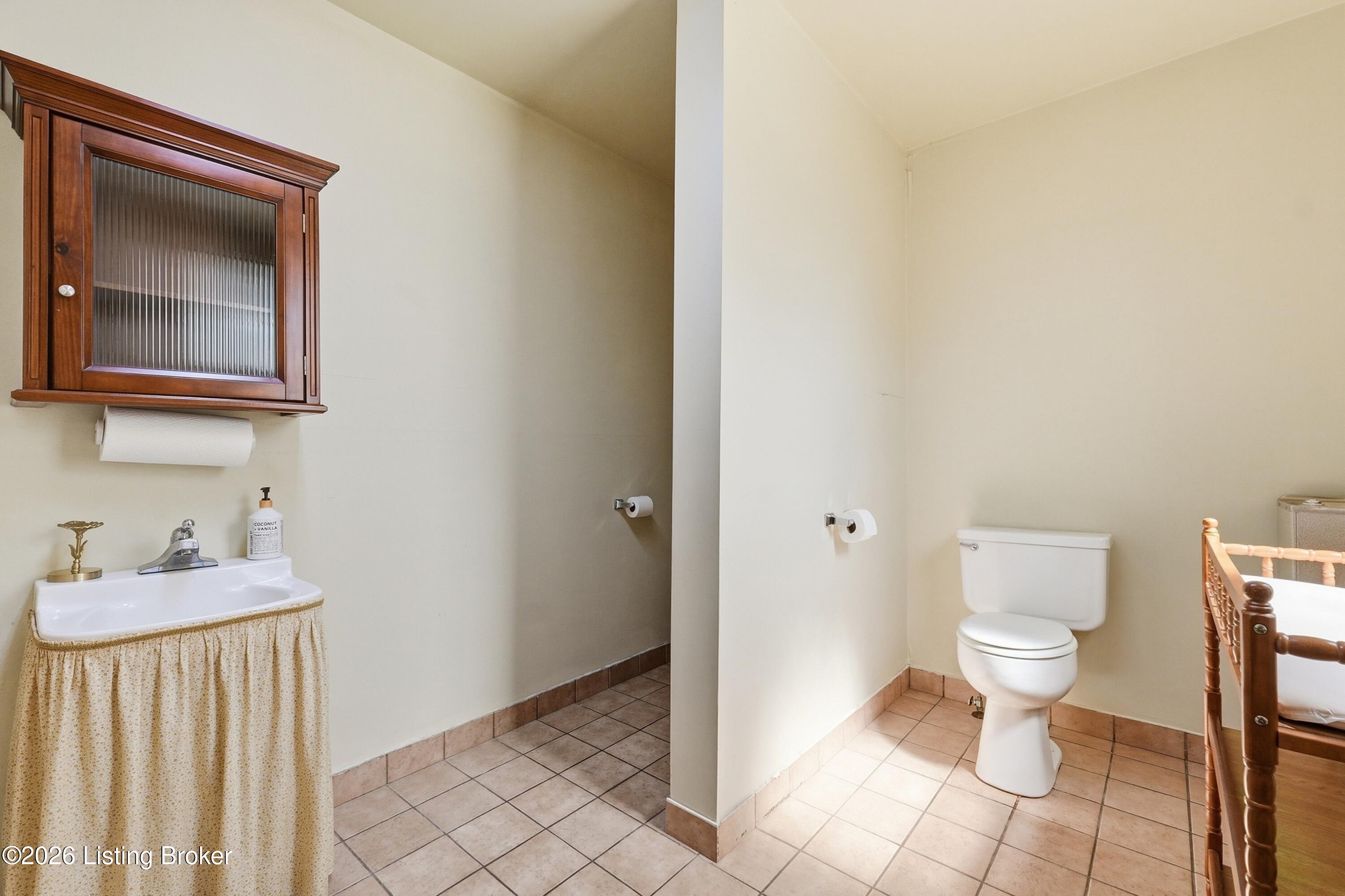 109 Berry Ave Property Photo 18
