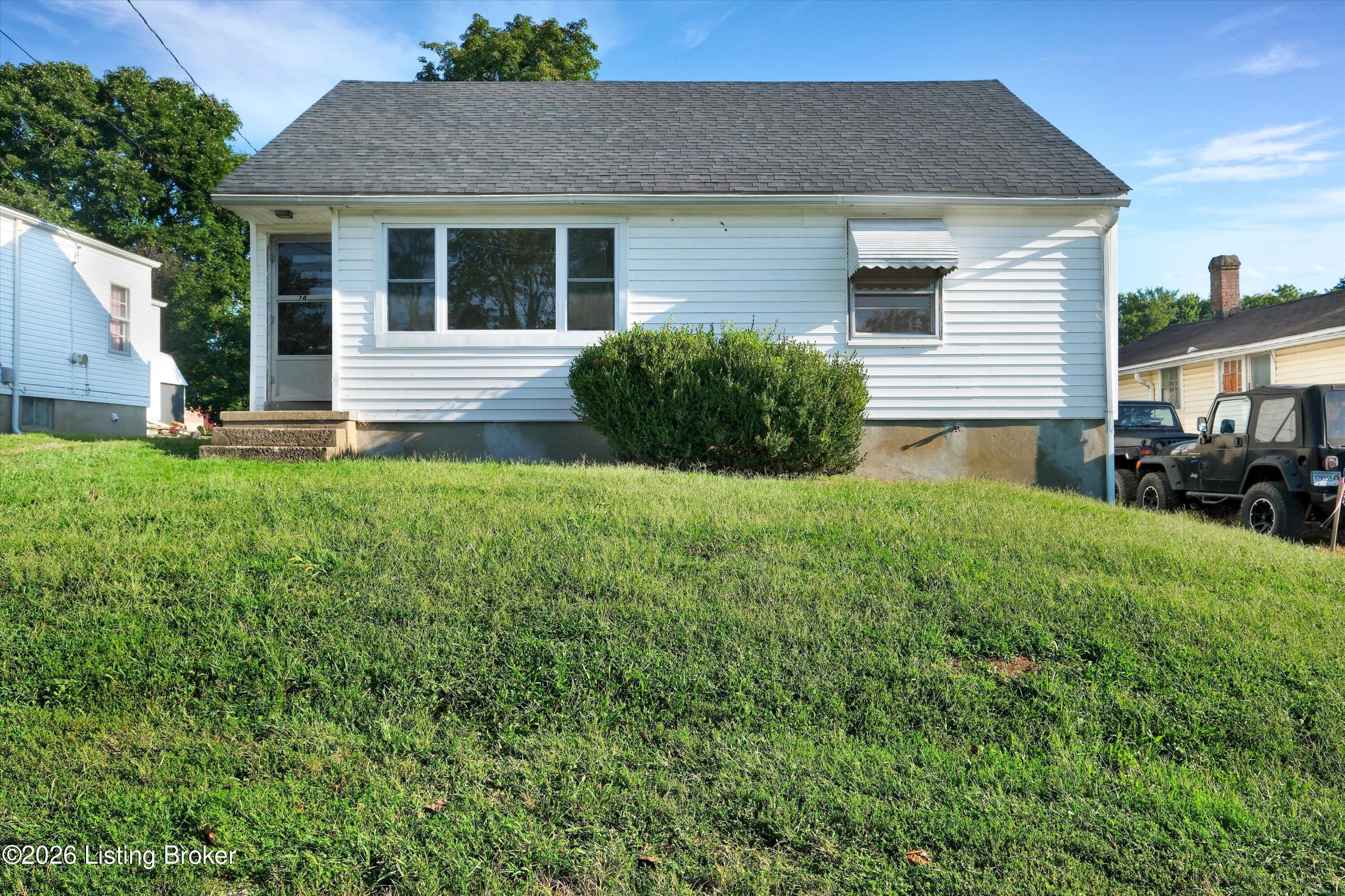 24 W College St Property Photo 1