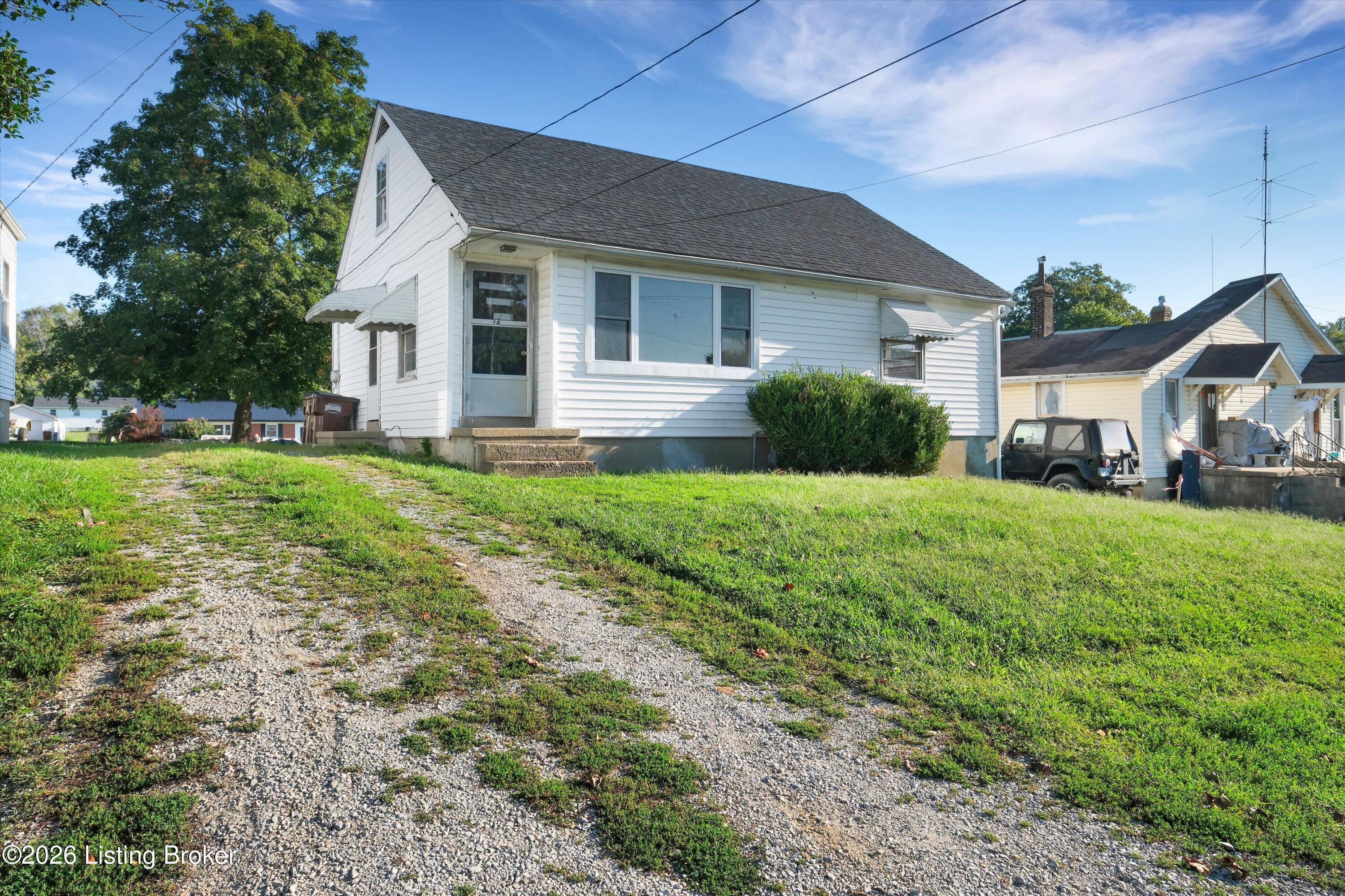 24 W College St Property Photo 4