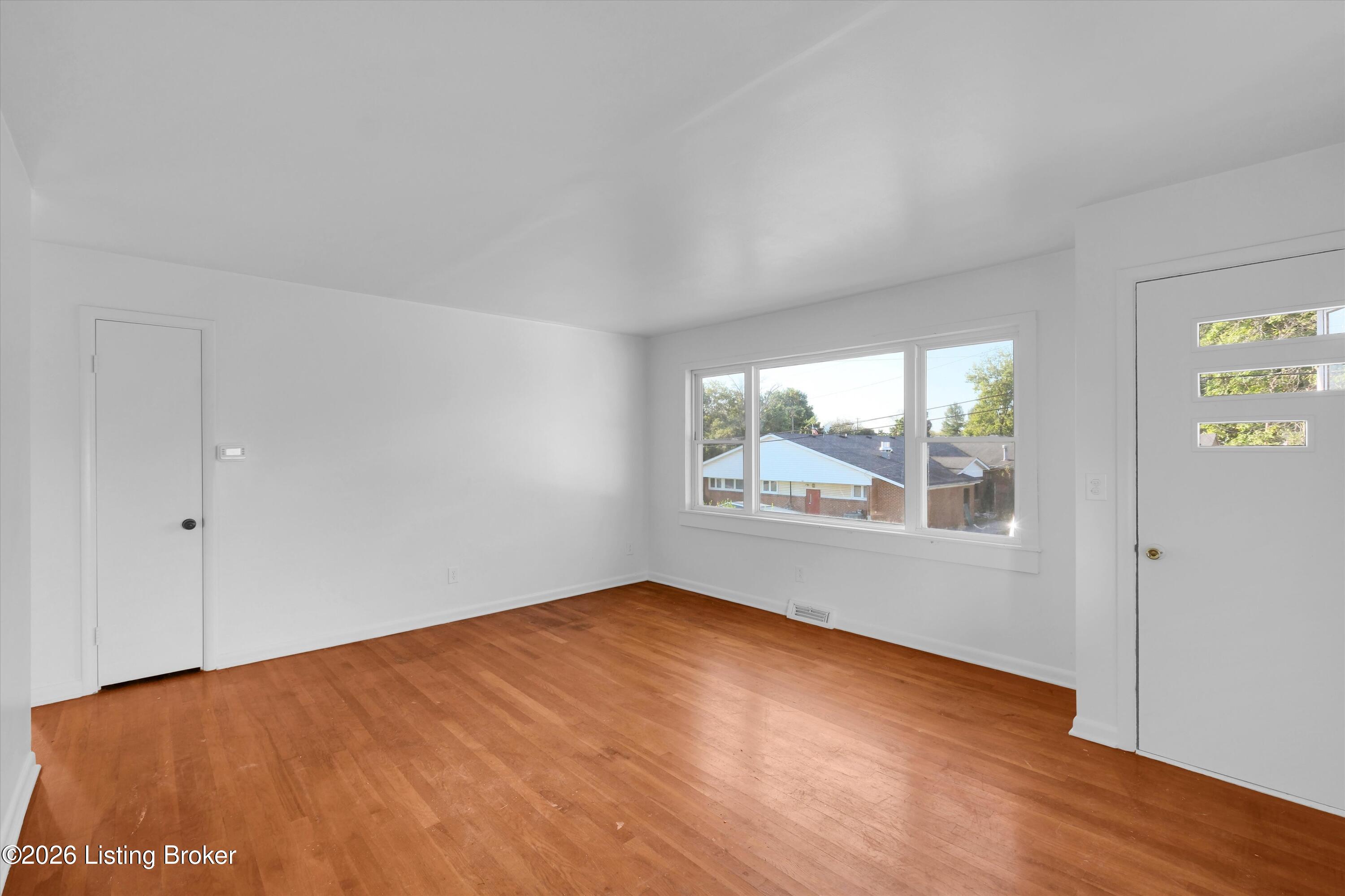 24 W College St Property Photo 6