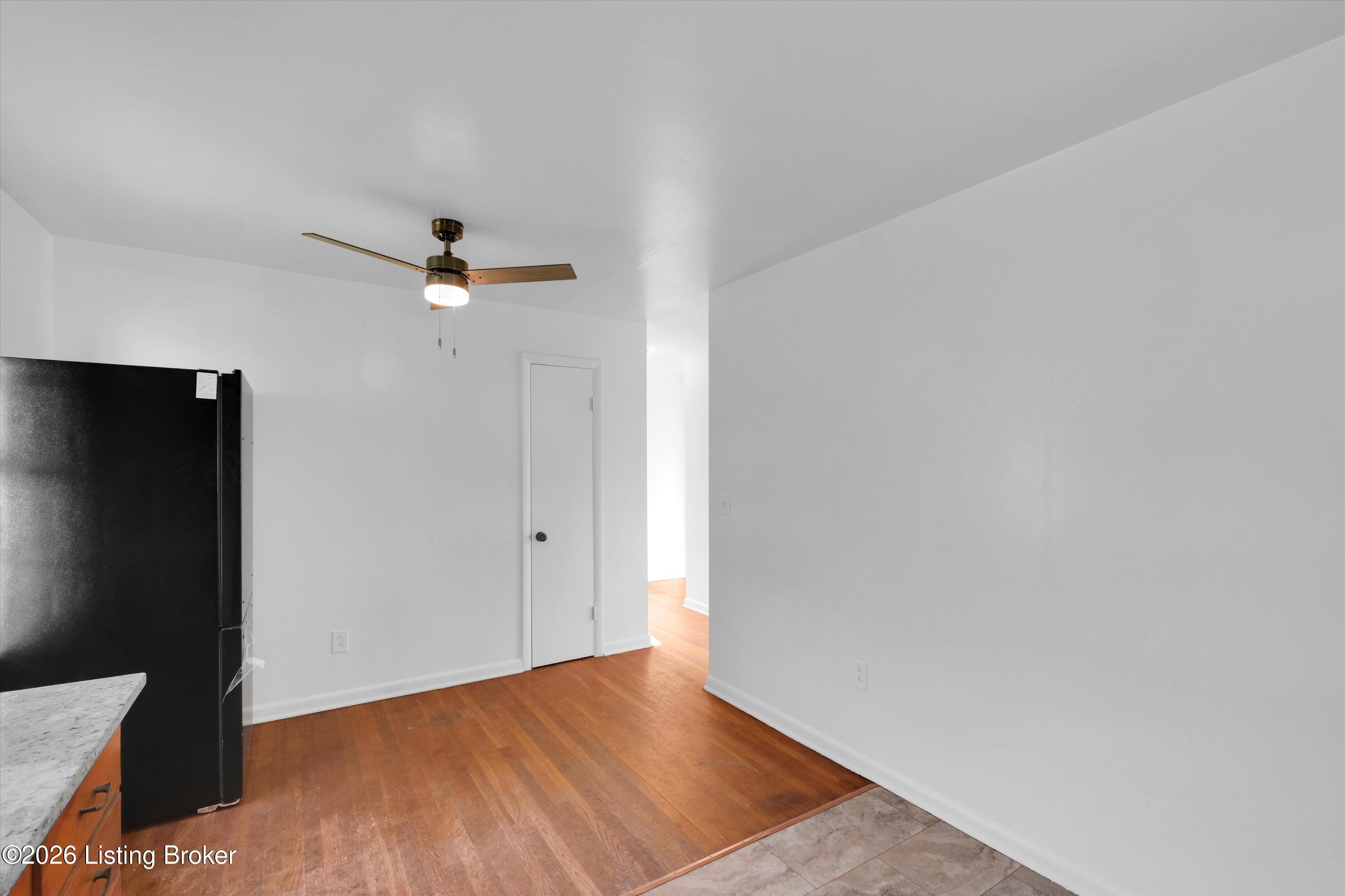 24 W College St Property Photo 11