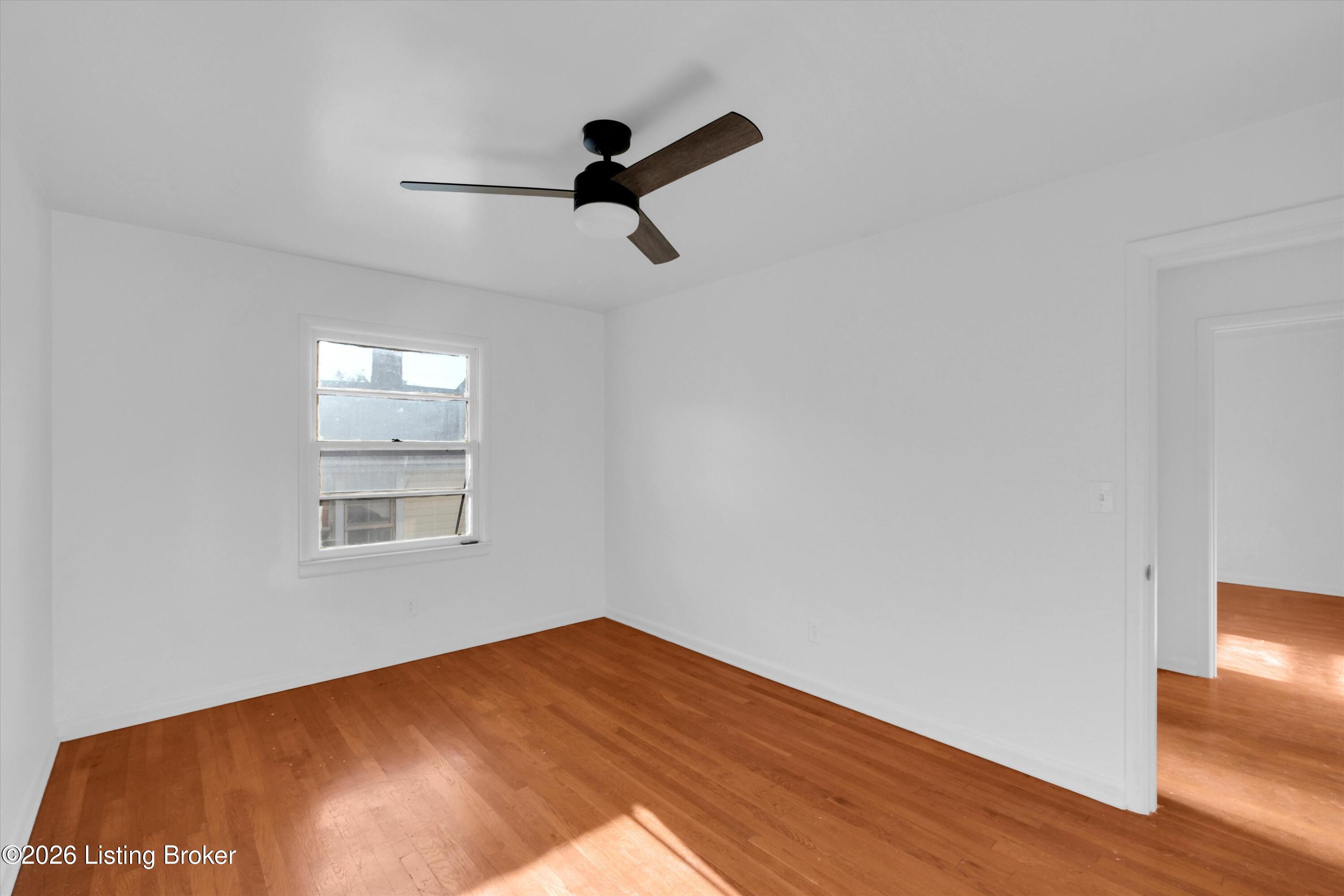 24 W College St Property Photo 15