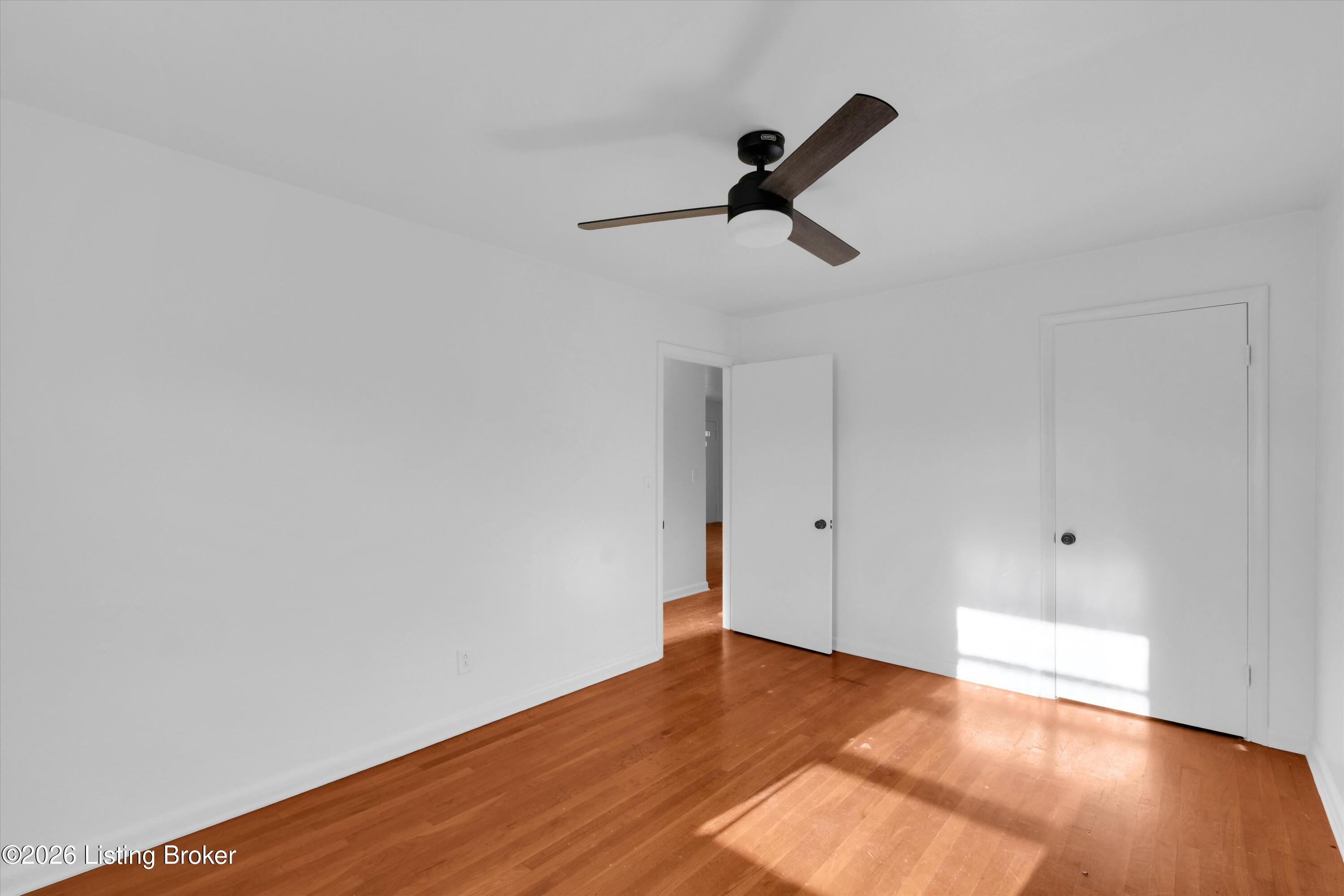 24 W College St Property Photo 16