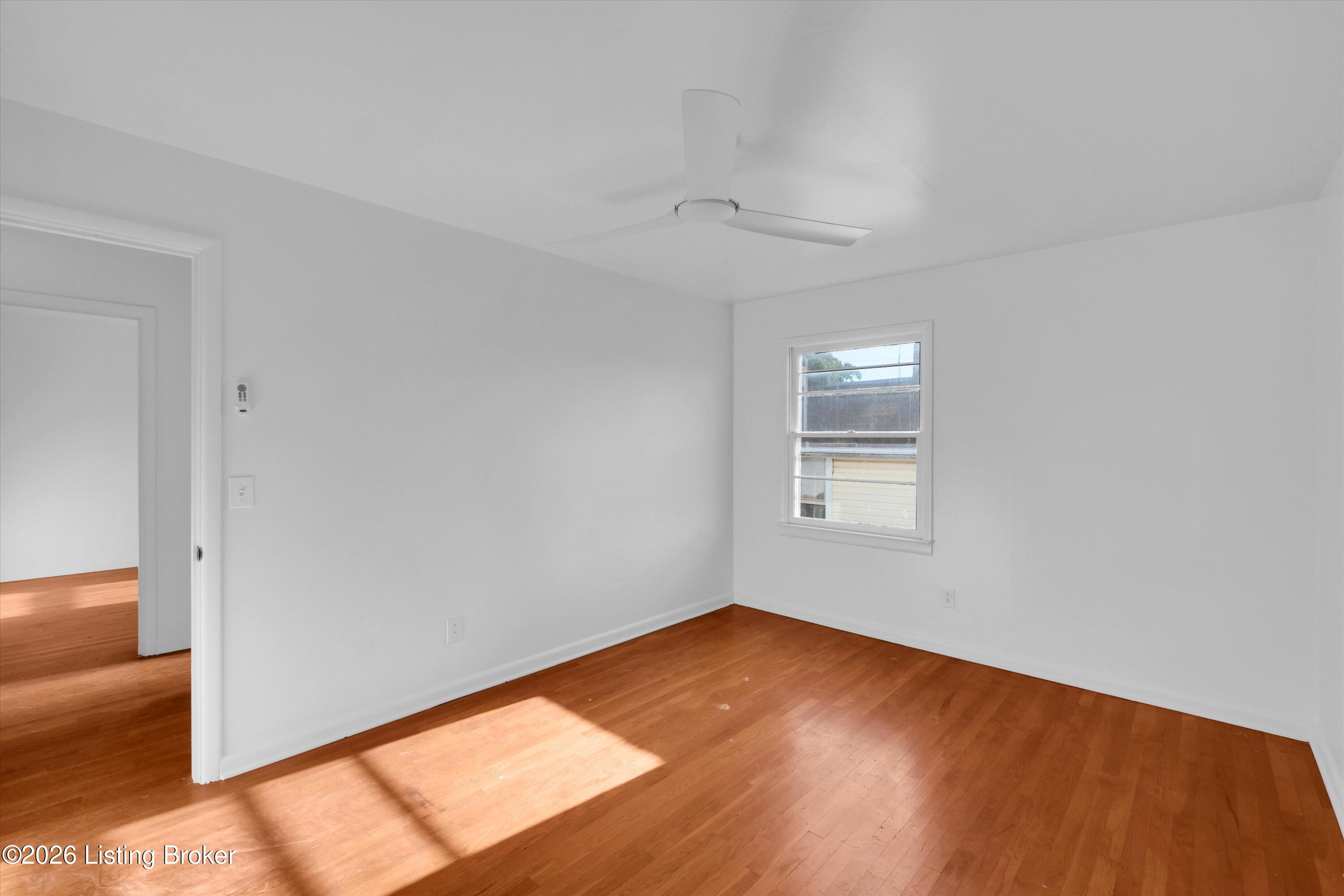 24 W College St Property Photo 18
