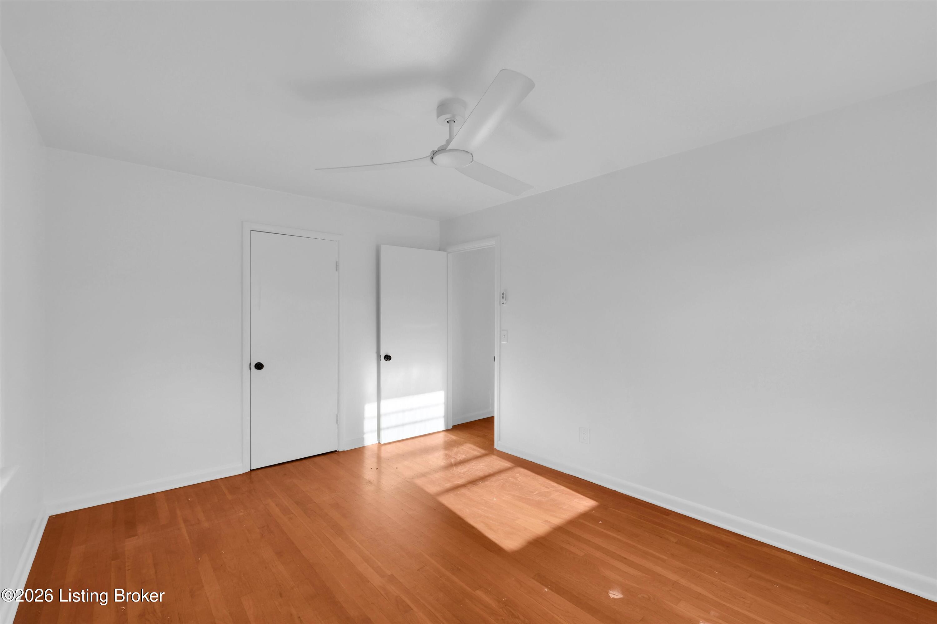 24 W College St Property Photo 19
