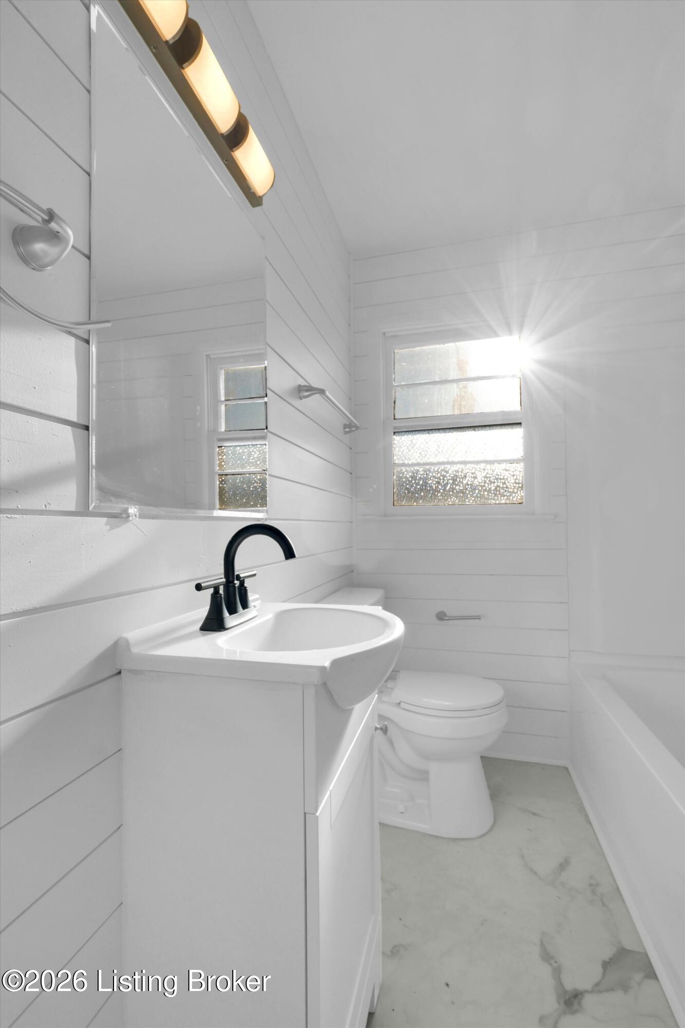 24 W College St Property Photo 21