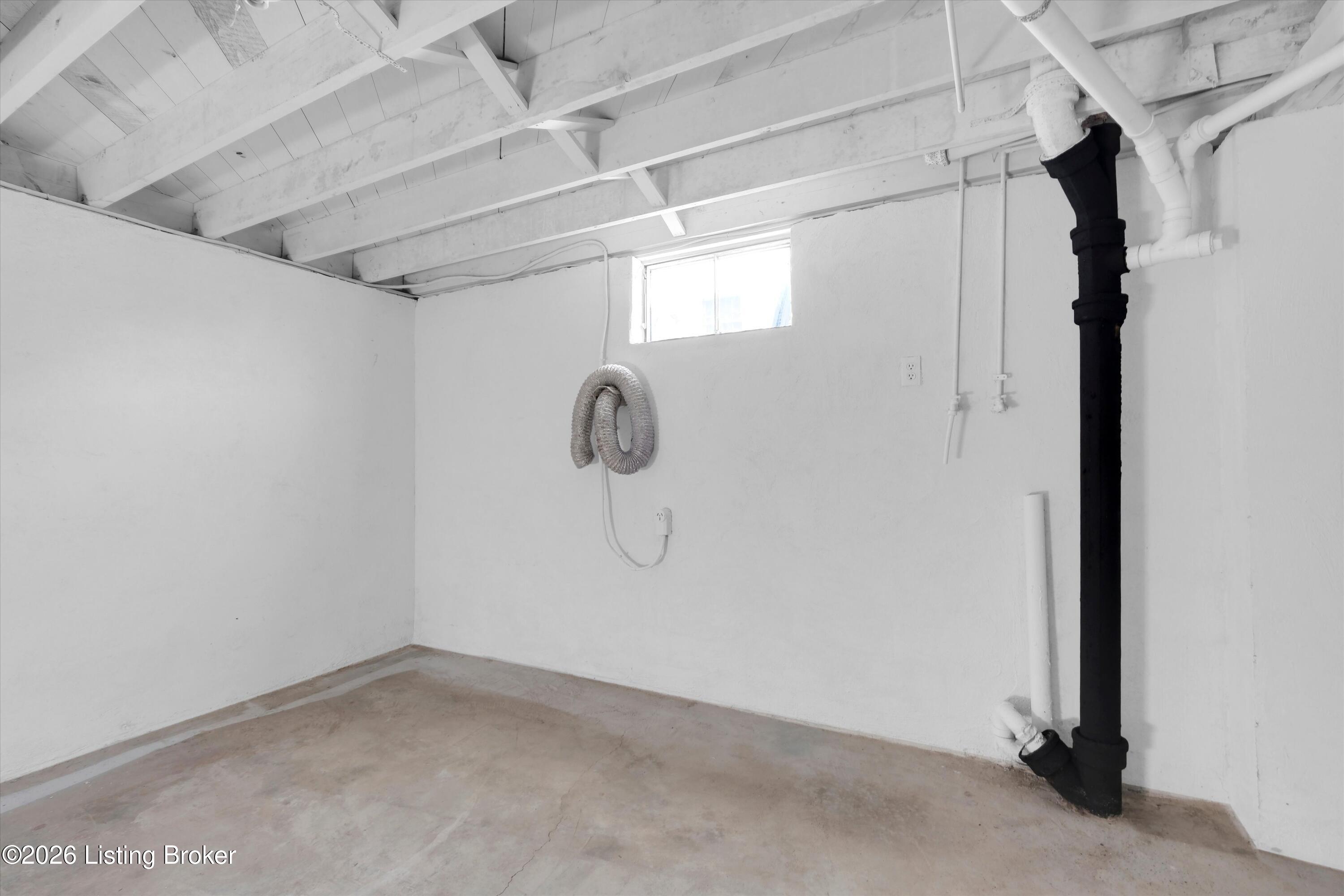 24 W College St Property Photo 27
