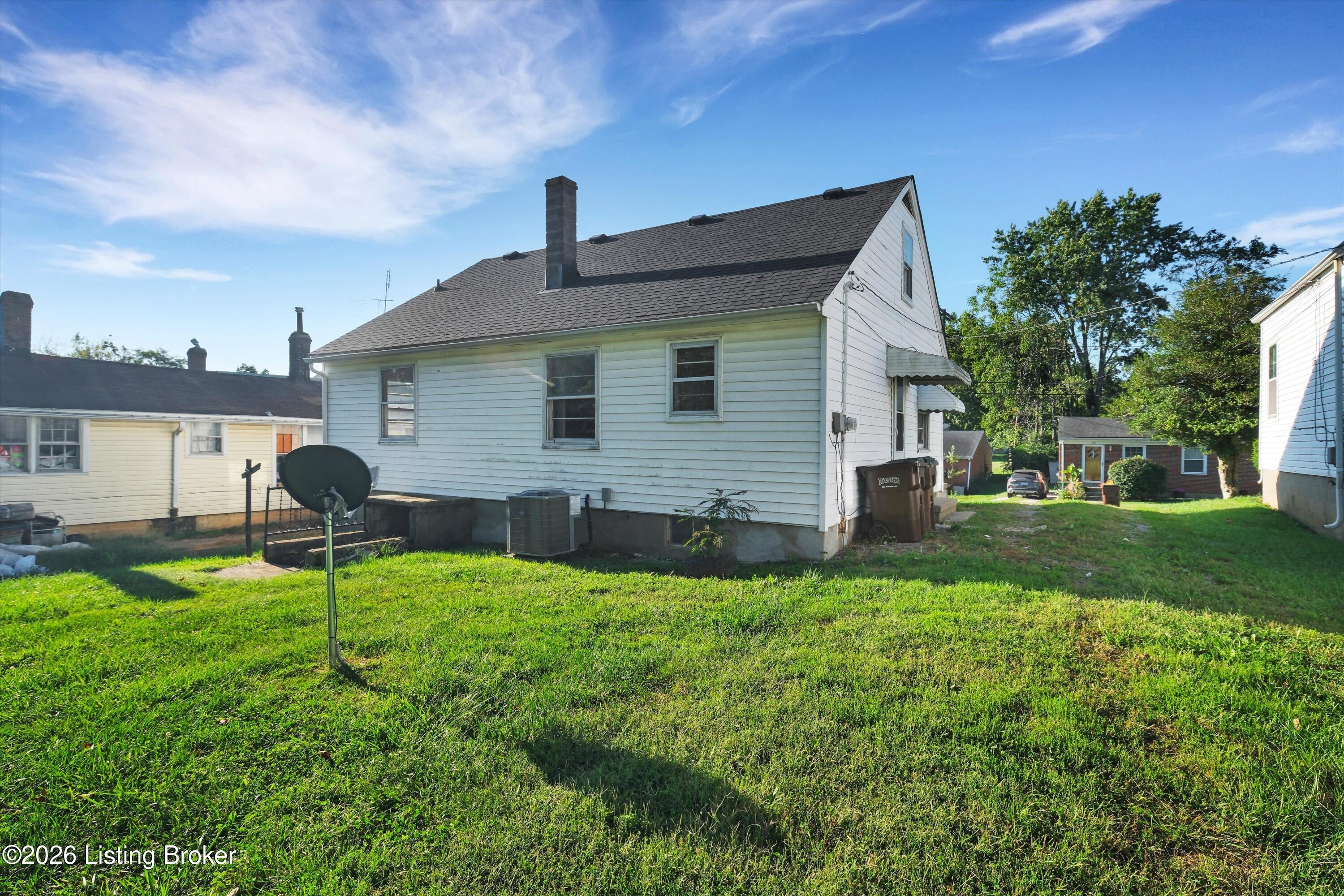24 W College St Property Photo 30