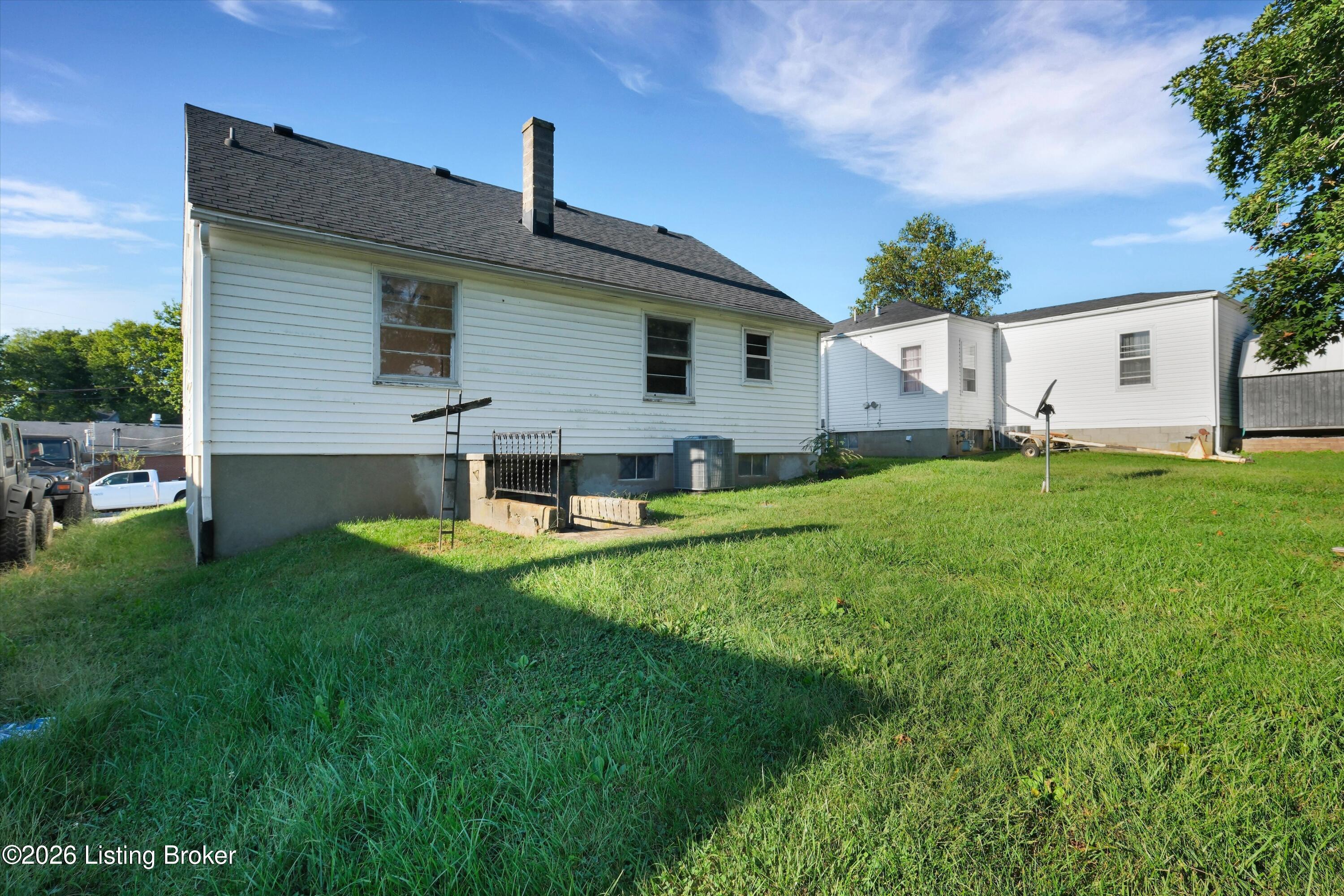 24 W College St Property Photo 31