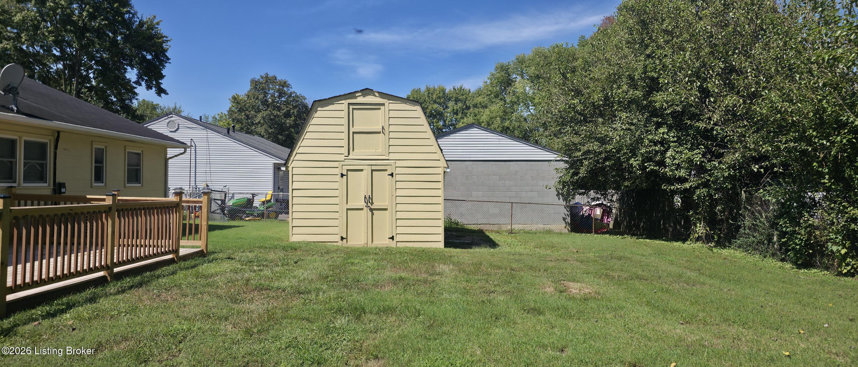 6913 Watson Ln Property Photo 4