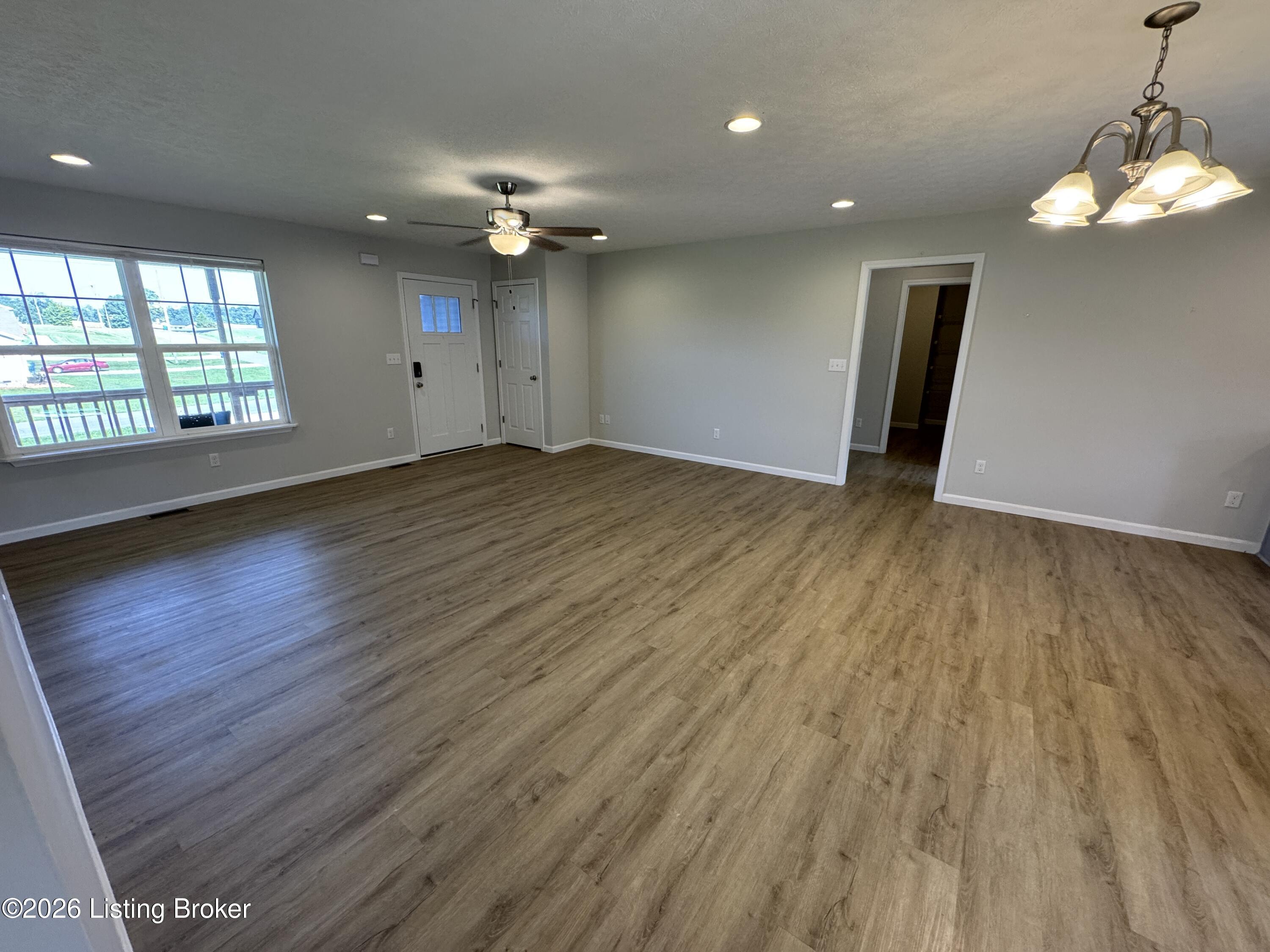 25 Mandan Ct Property Photo 12