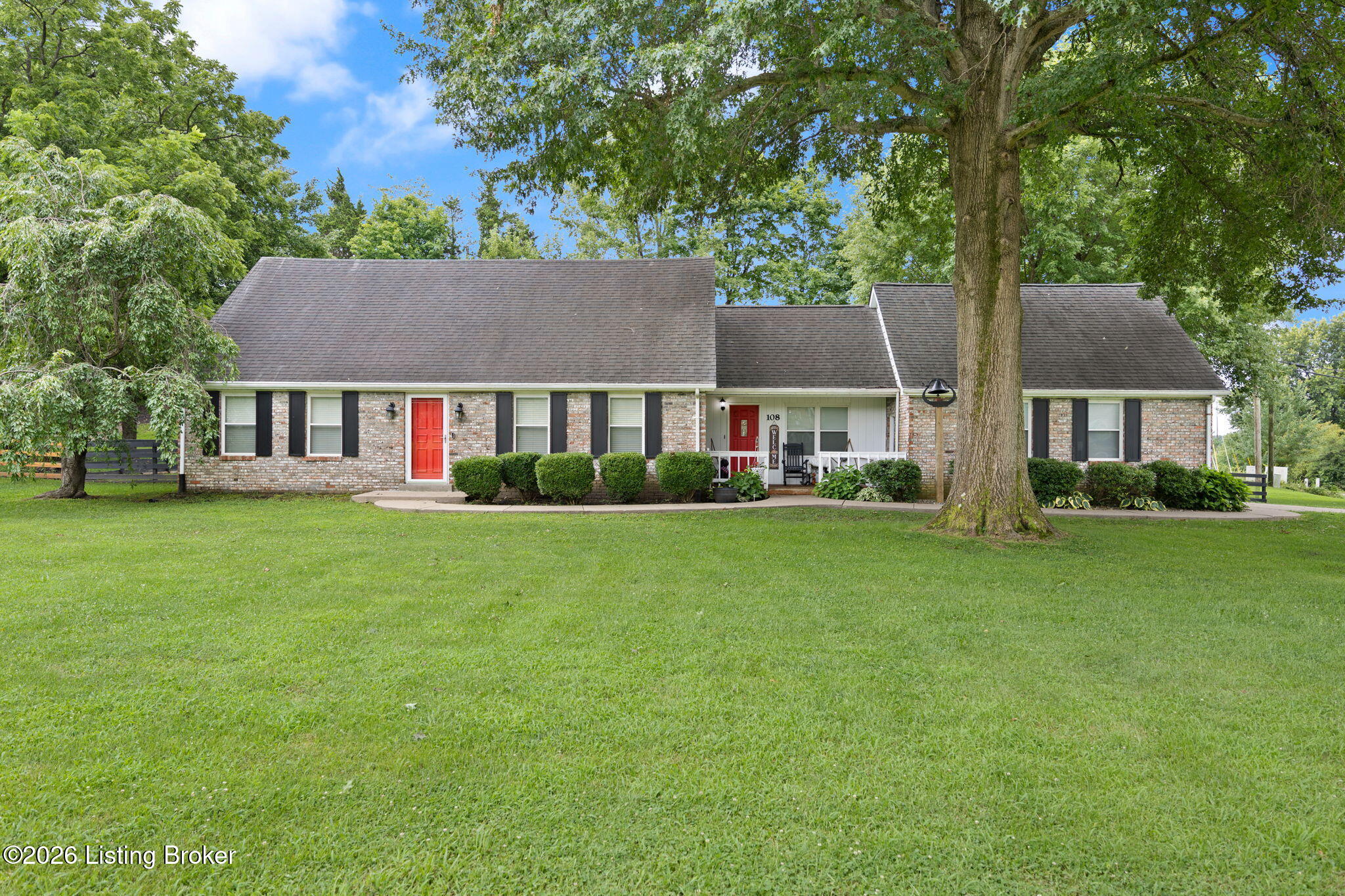 108 Carey Ln Property Photo 1