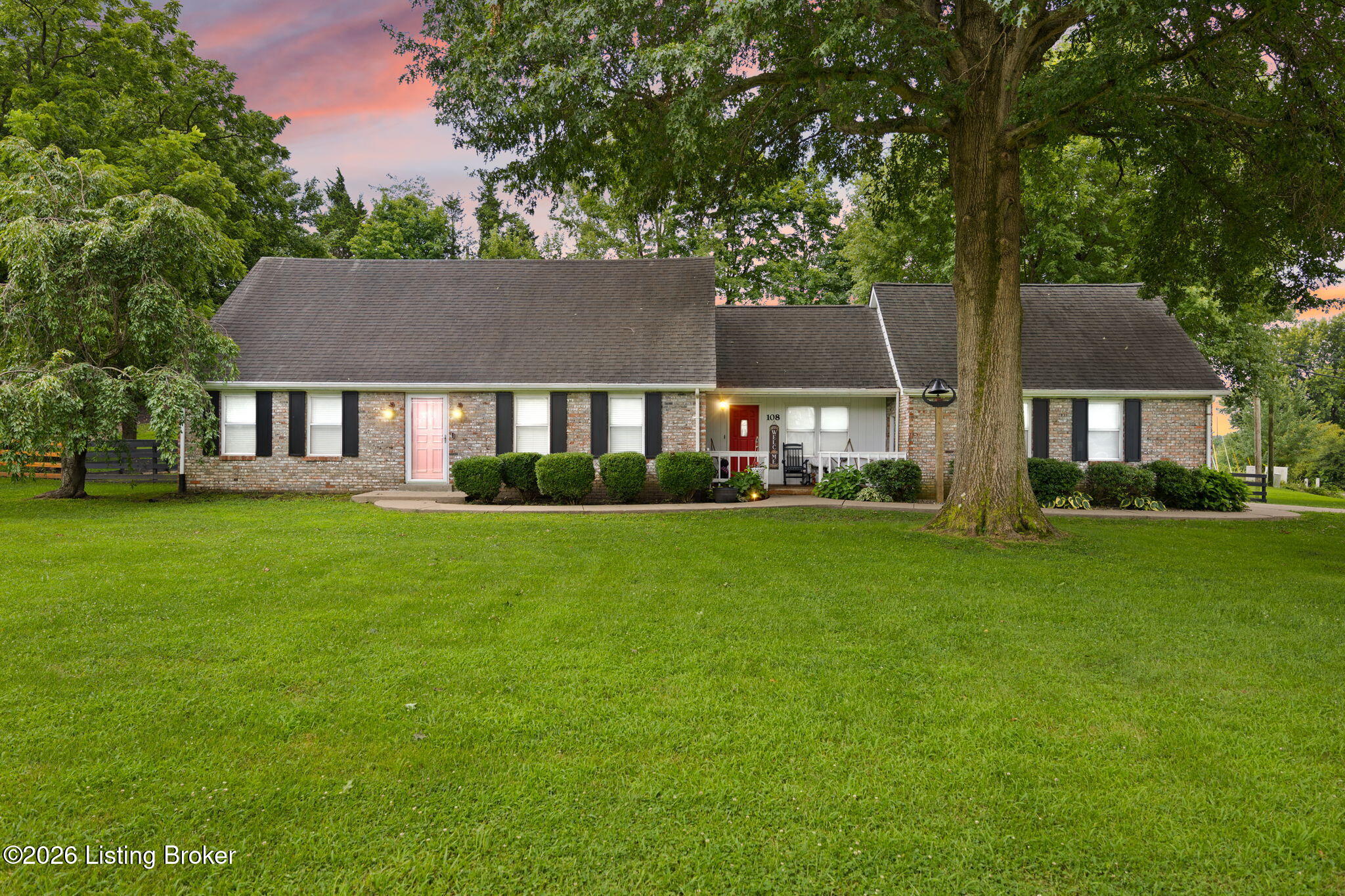 108 Carey Ln Property Photo 2