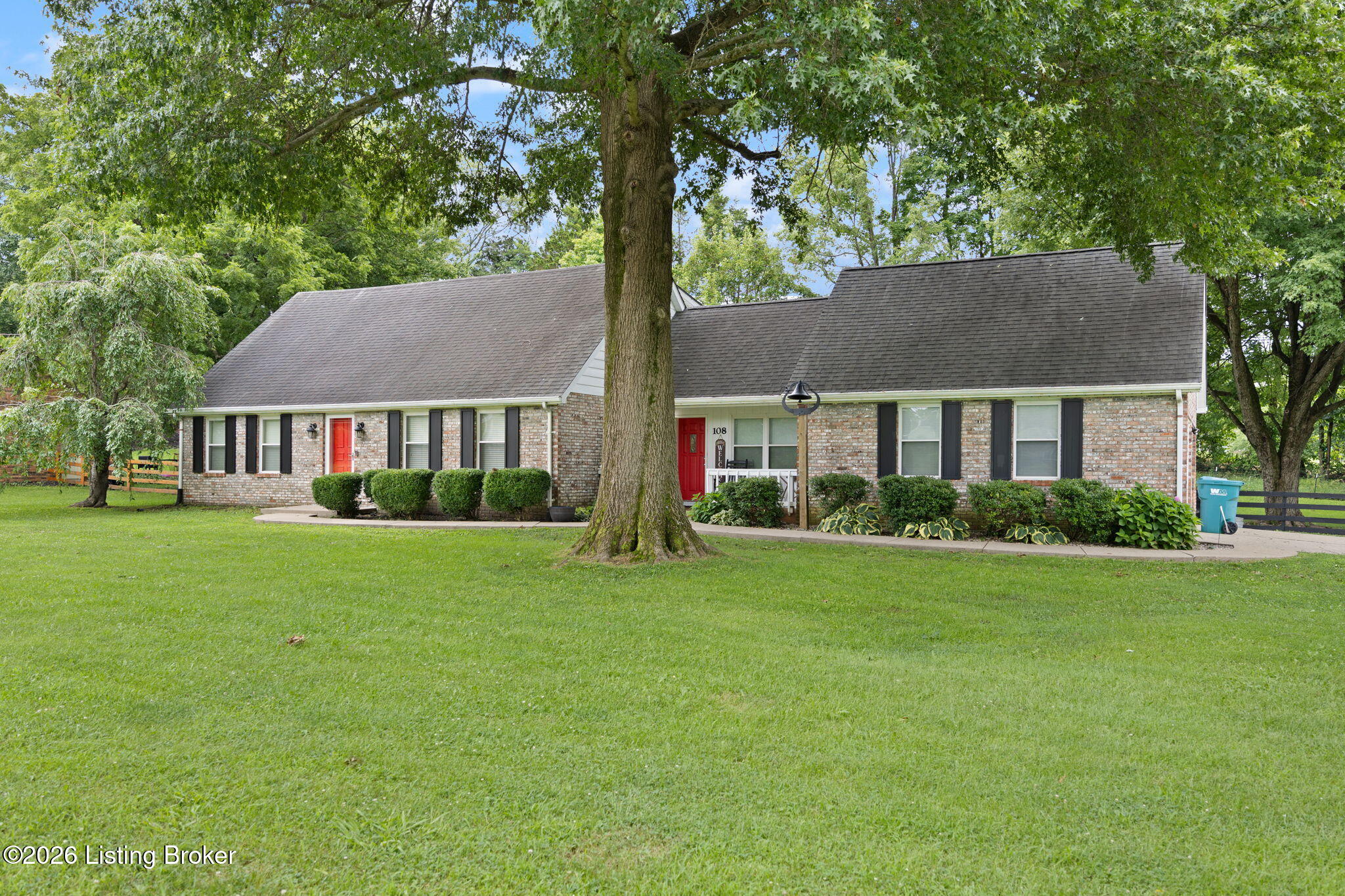 108 Carey Ln Property Photo 3