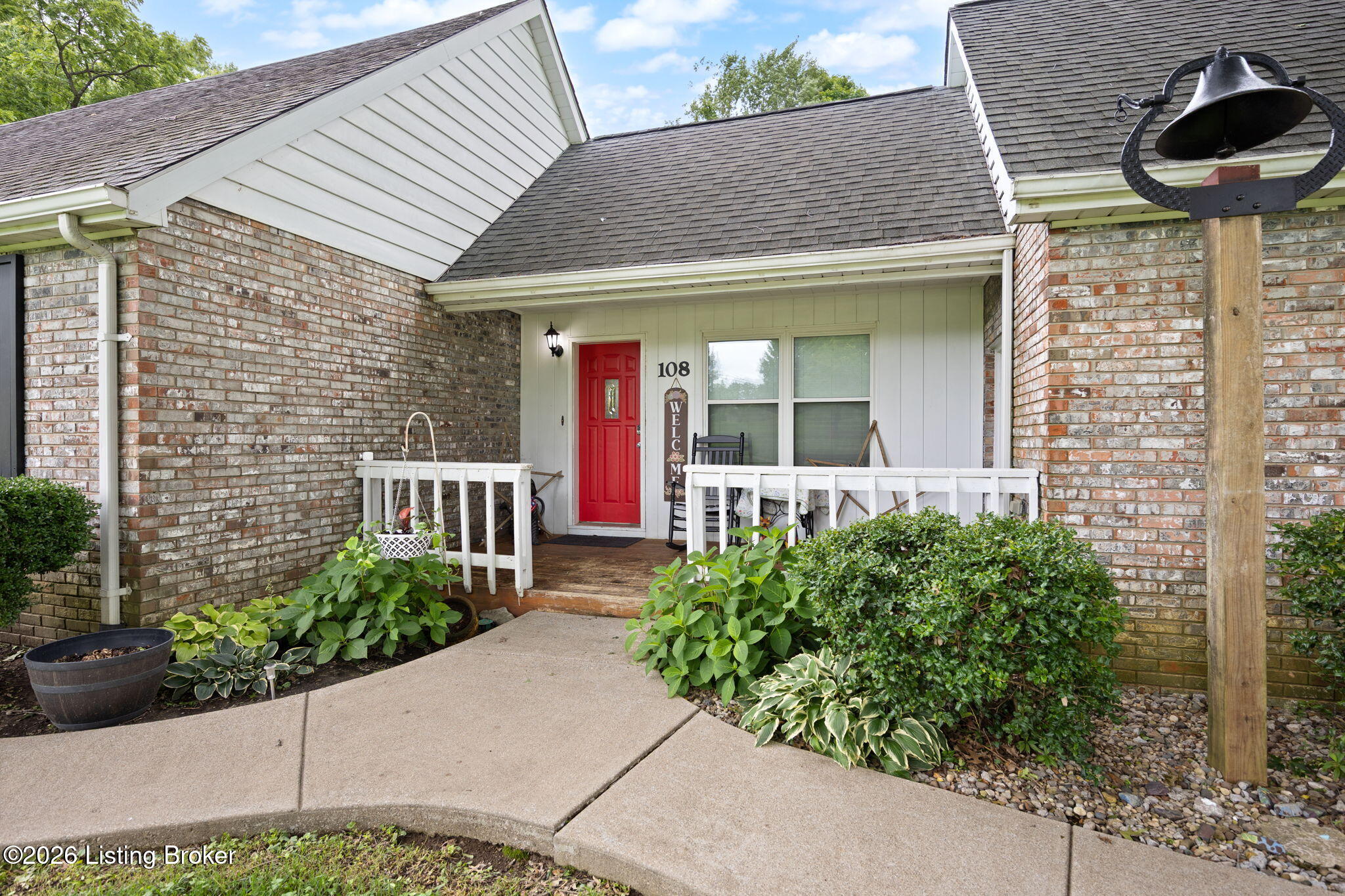 108 Carey Ln Property Photo 6