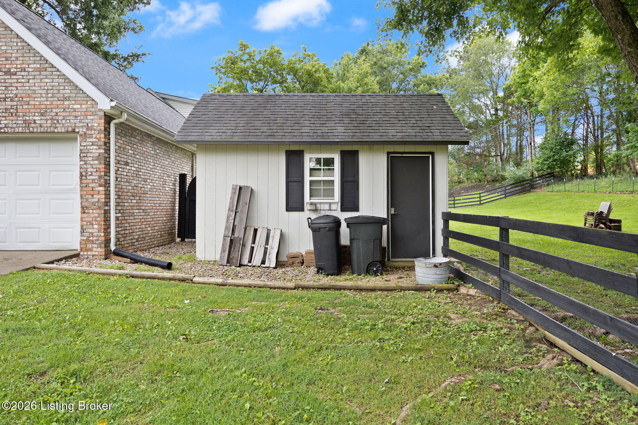 108 Carey Ln Property Photo 8